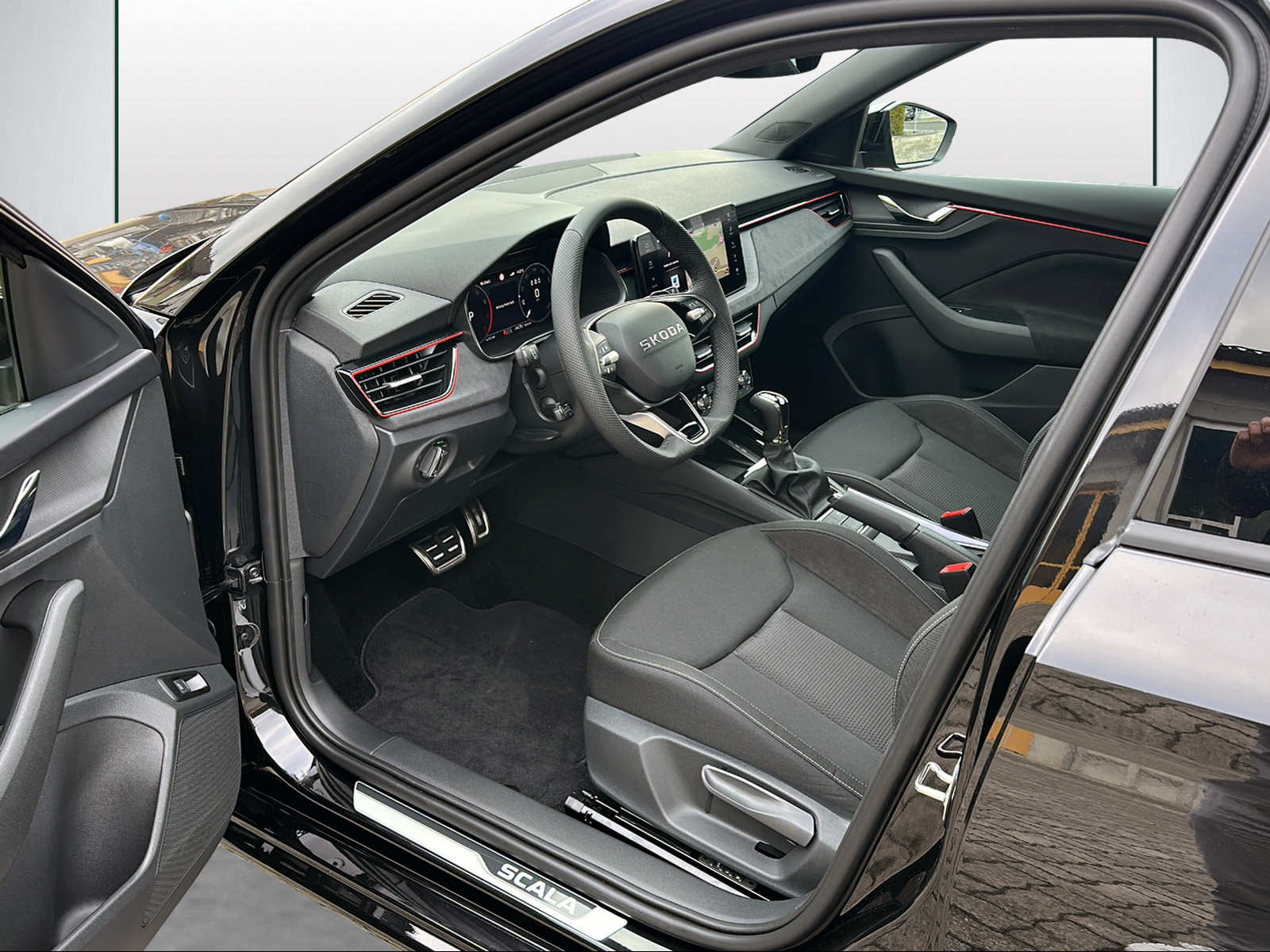 SKODA Scala 1.0 TSI Dynamic DSG-image-5