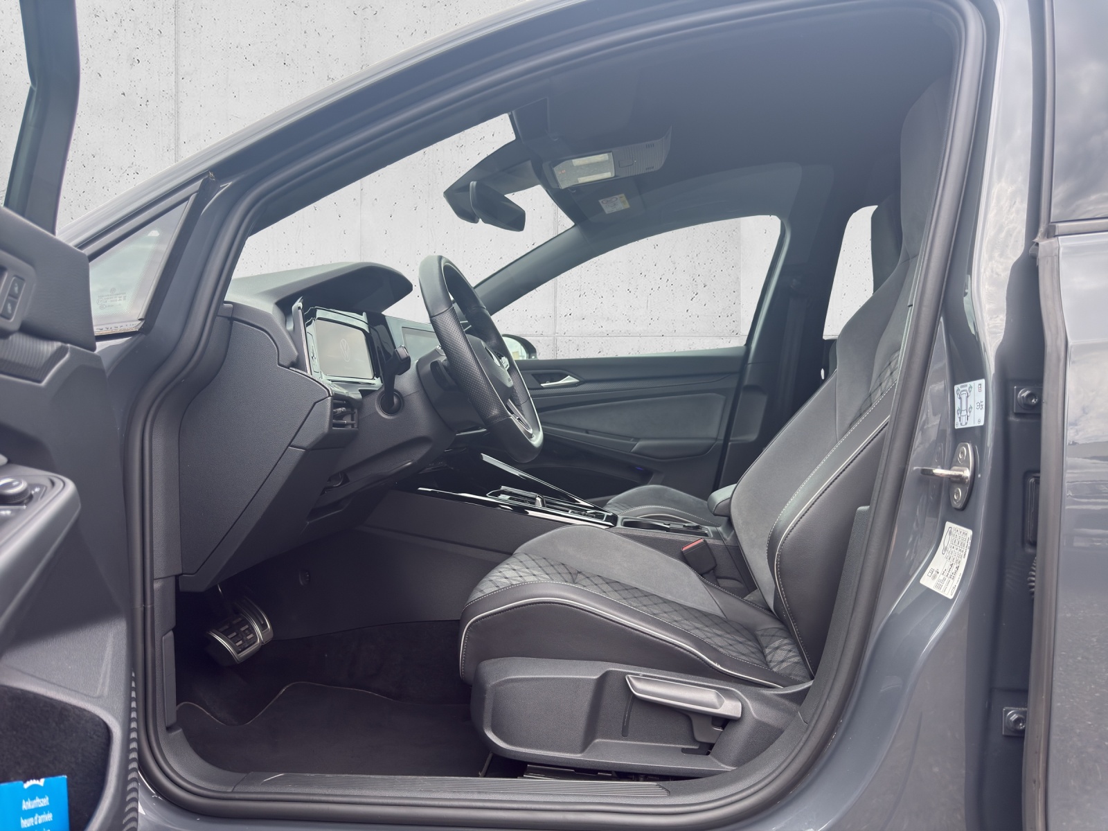 VW Golf 2.0 TSI R-Line DSG-image-8
