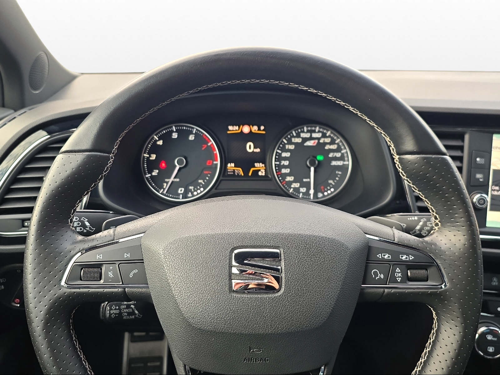 SEAT Leon ST 2.0 TSI Cupra 300 4 Drive DSG-image-4