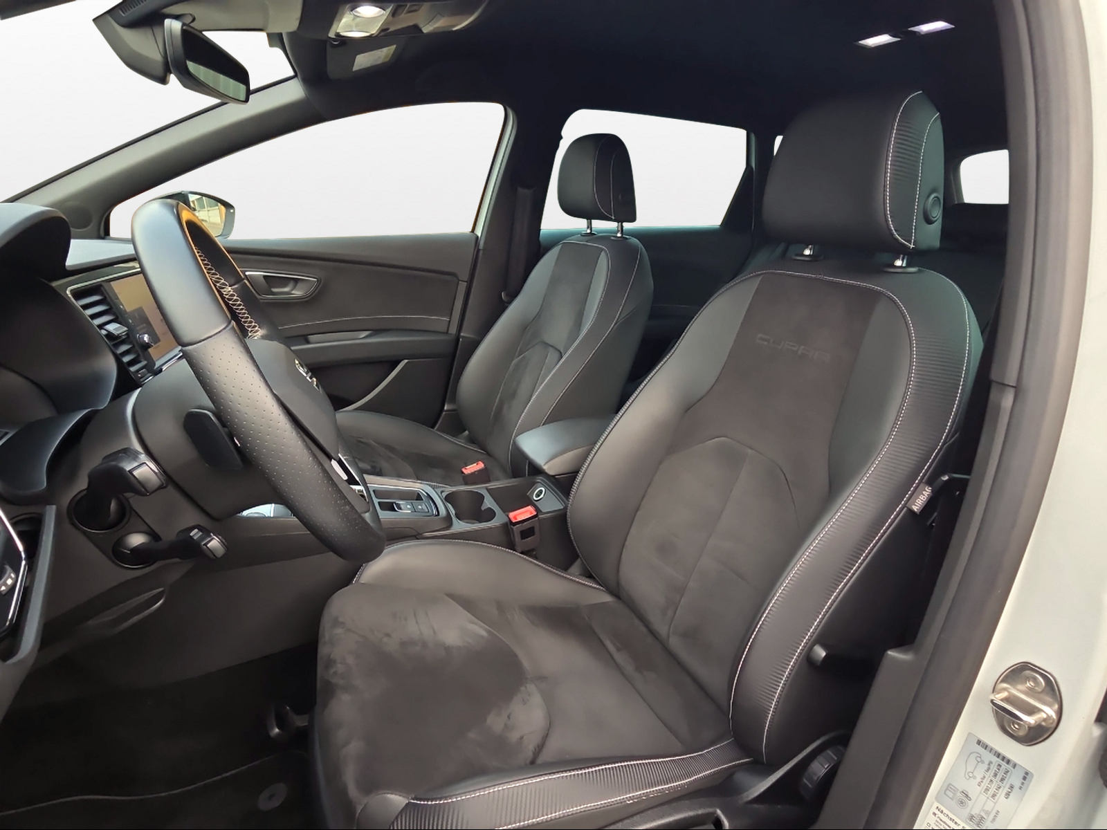 SEAT Leon ST 2.0 TSI Cupra 300 4 Drive DSG-image-7