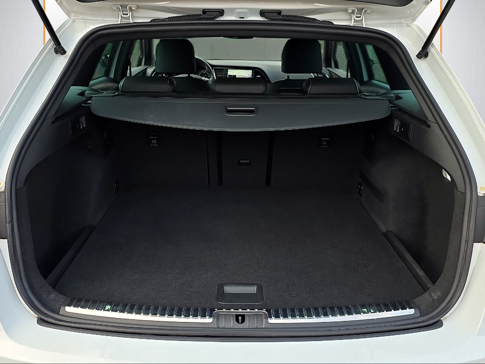 SEAT Leon ST 2.0 TSI Cupra 300 4 Drive DSG-image-11