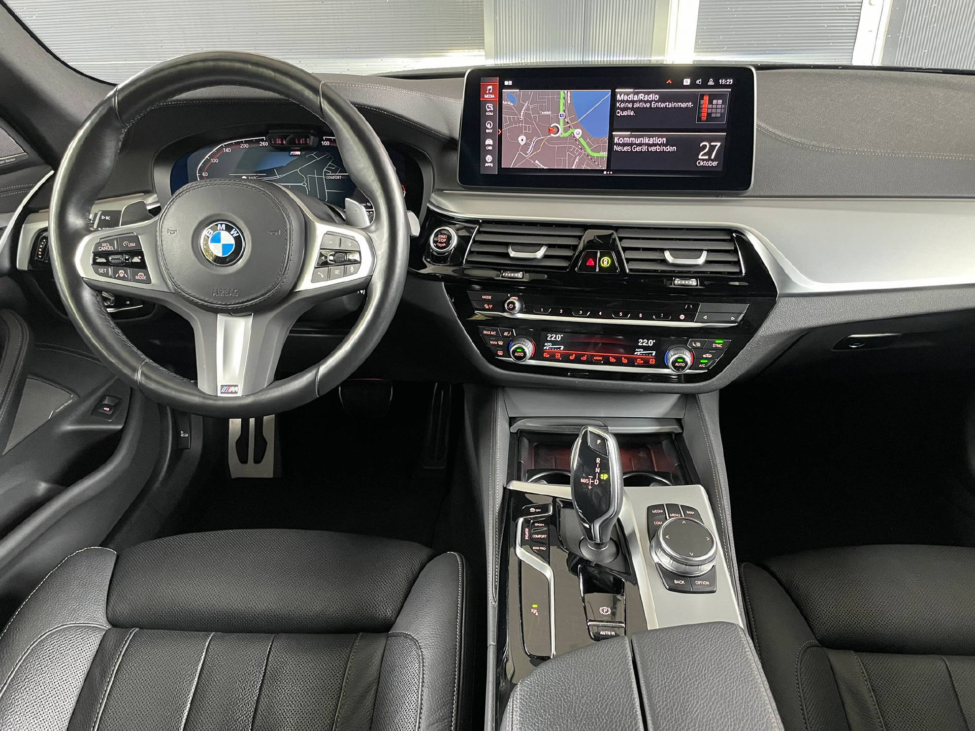 BMW 530d xDrive SAG Touring-image-6