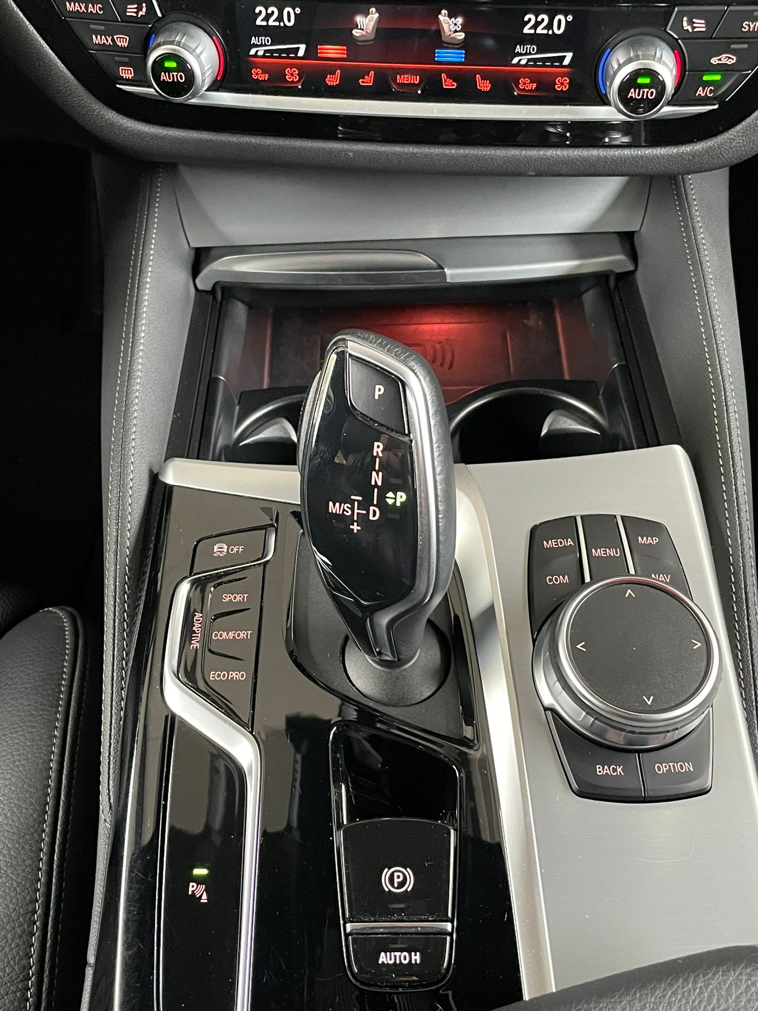 BMW 530d xDrive SAG Touring-image-8
