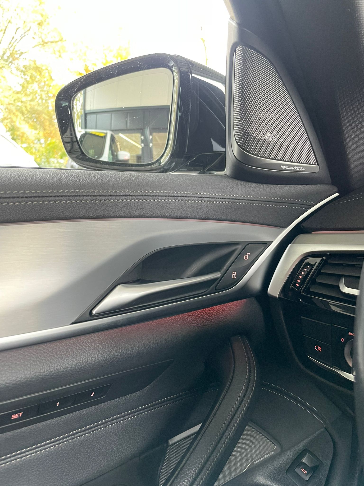 BMW 530d xDrive SAG Touring-image-10
