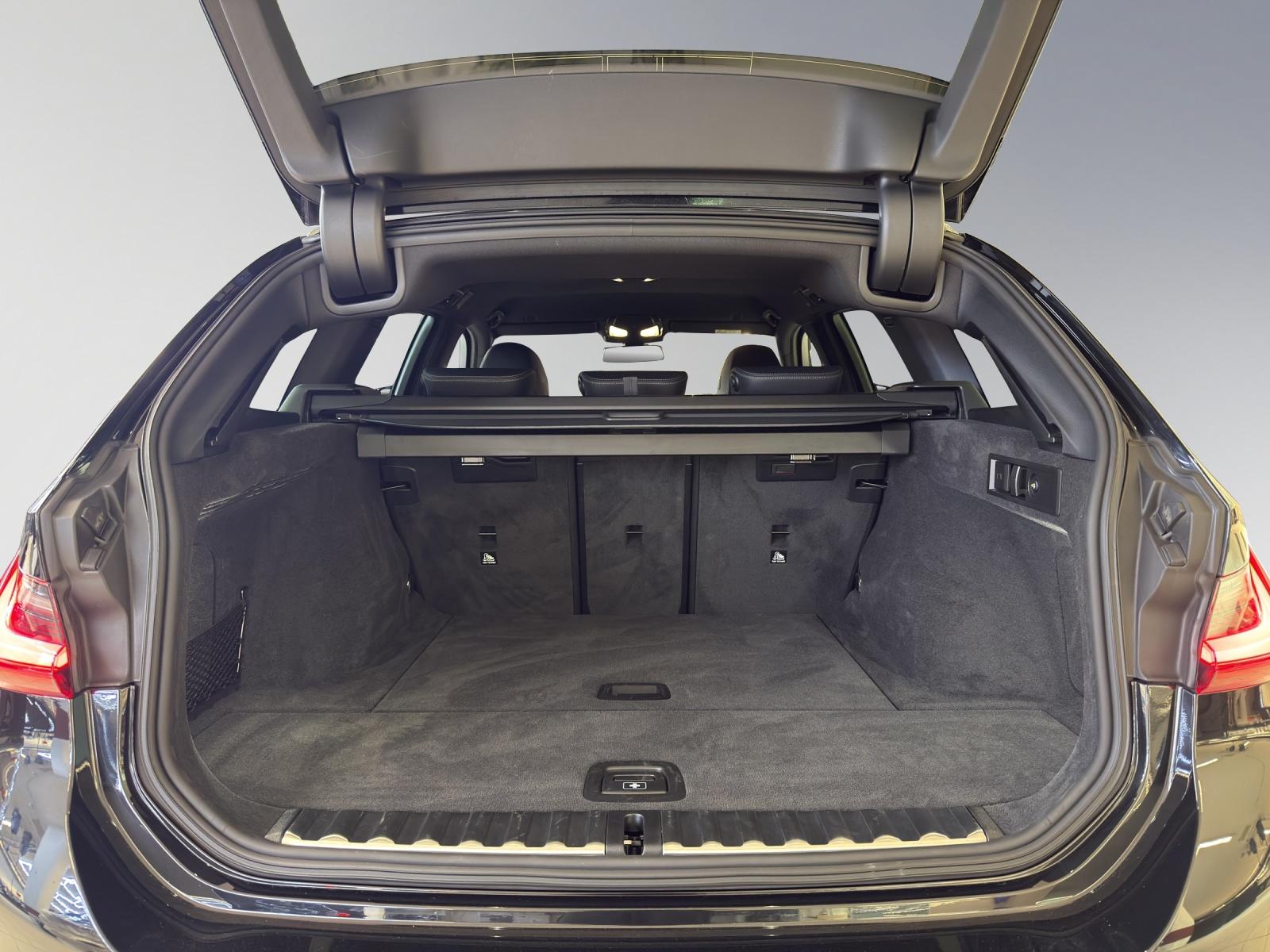 BMW 330d xDrive M-SportPaket-image-17