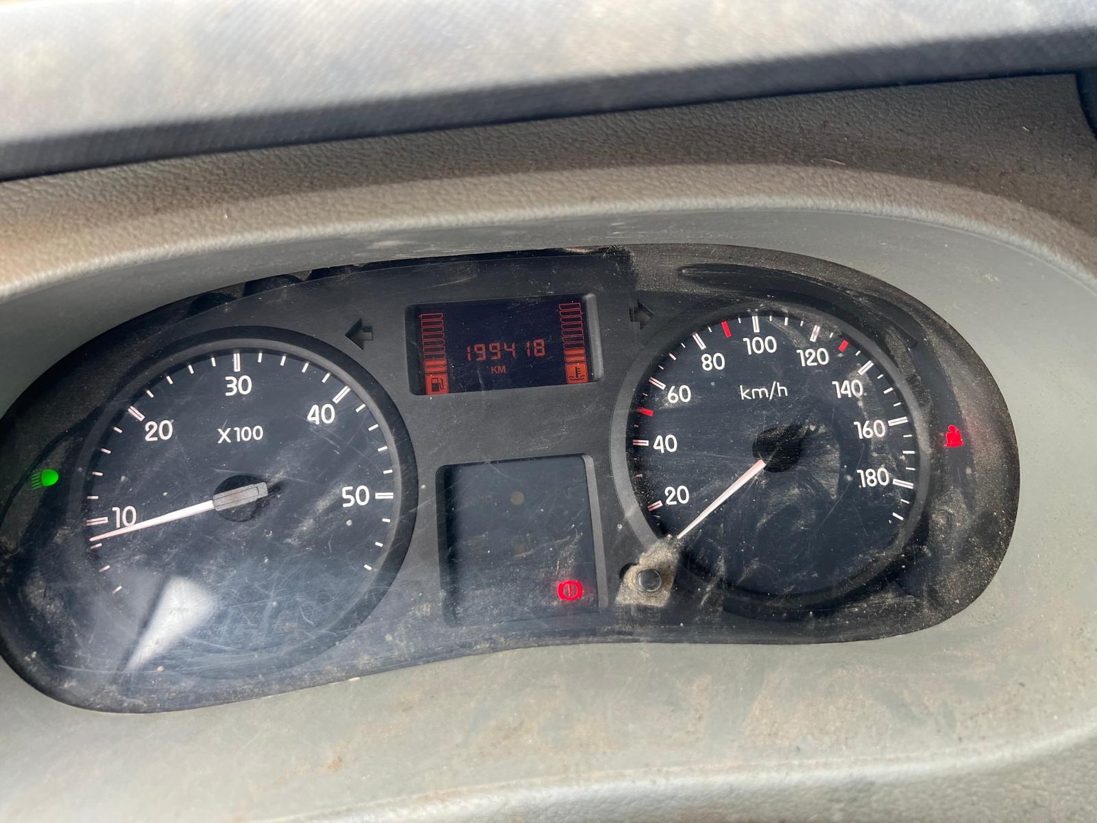 NISSAN Interstar 35 2.5dCi 120 Comfort L2H2-image-5