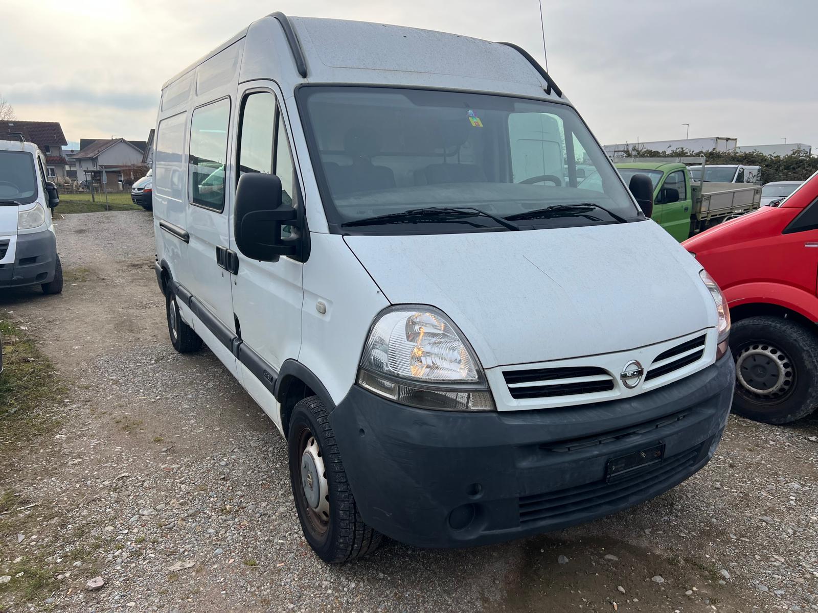 NISSAN Interstar 35 2.5dCi 120 Comfort L2H2-image-0