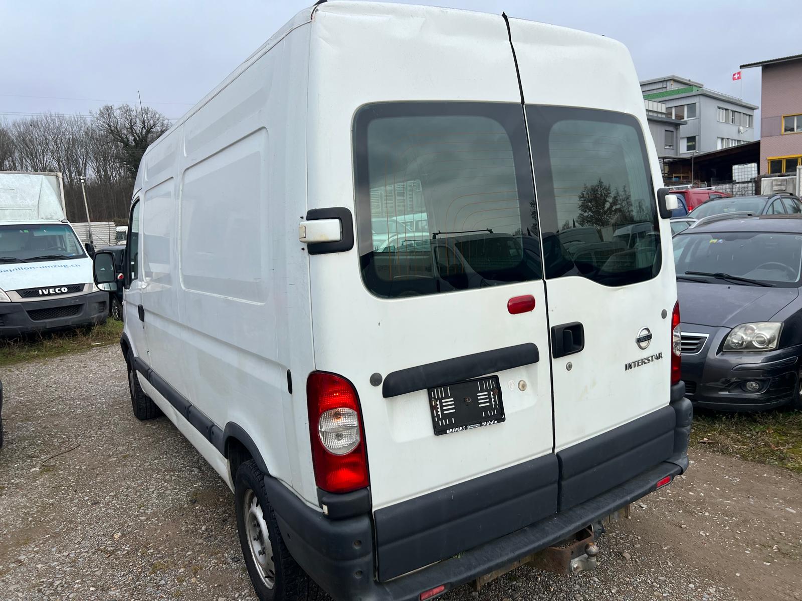 NISSAN Interstar 35 2.5dCi 120 Comfort L2H2-image-2