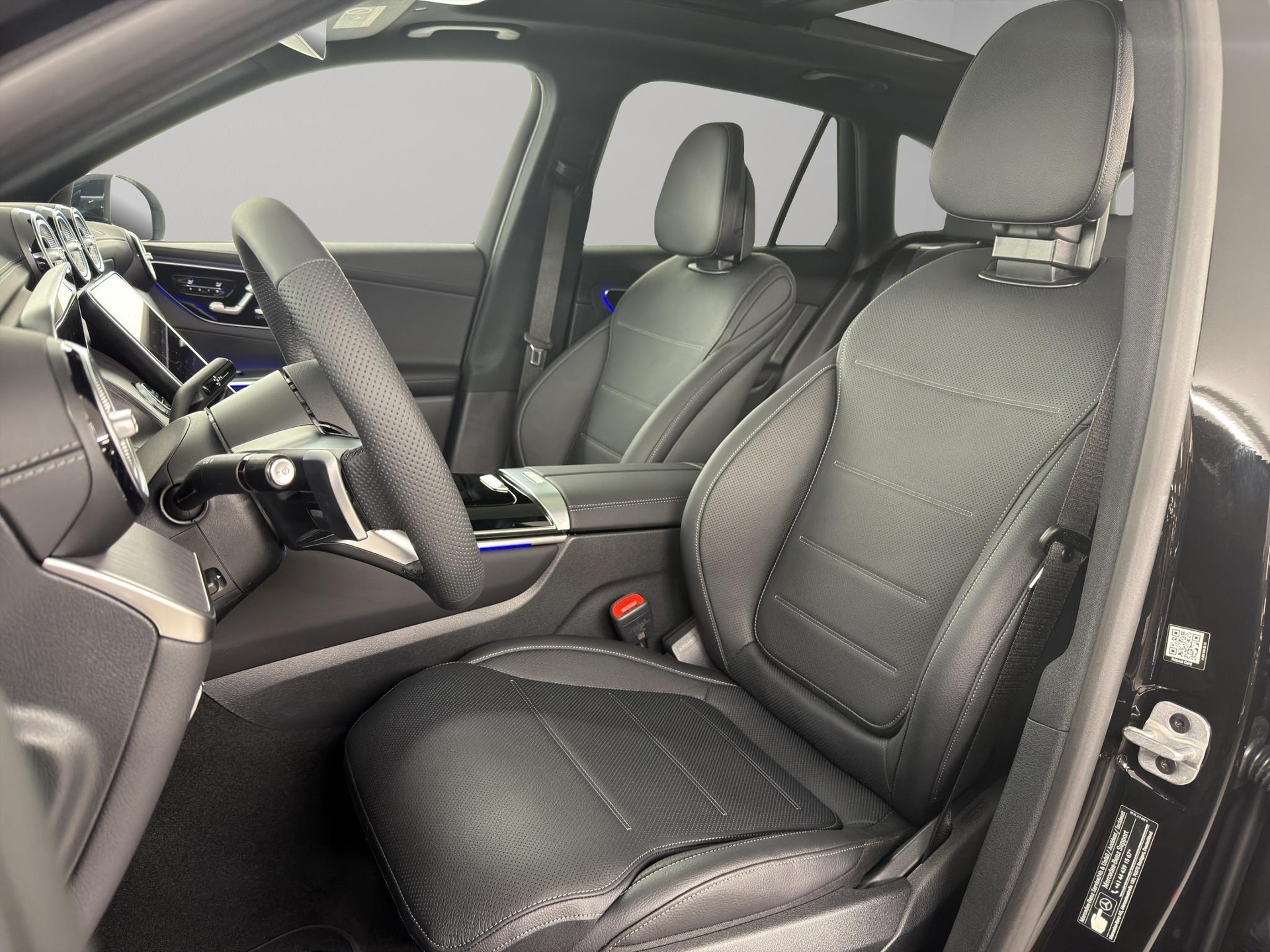 MERCEDES-BENZ GLC 300 d AMG Line 4matic-image-6