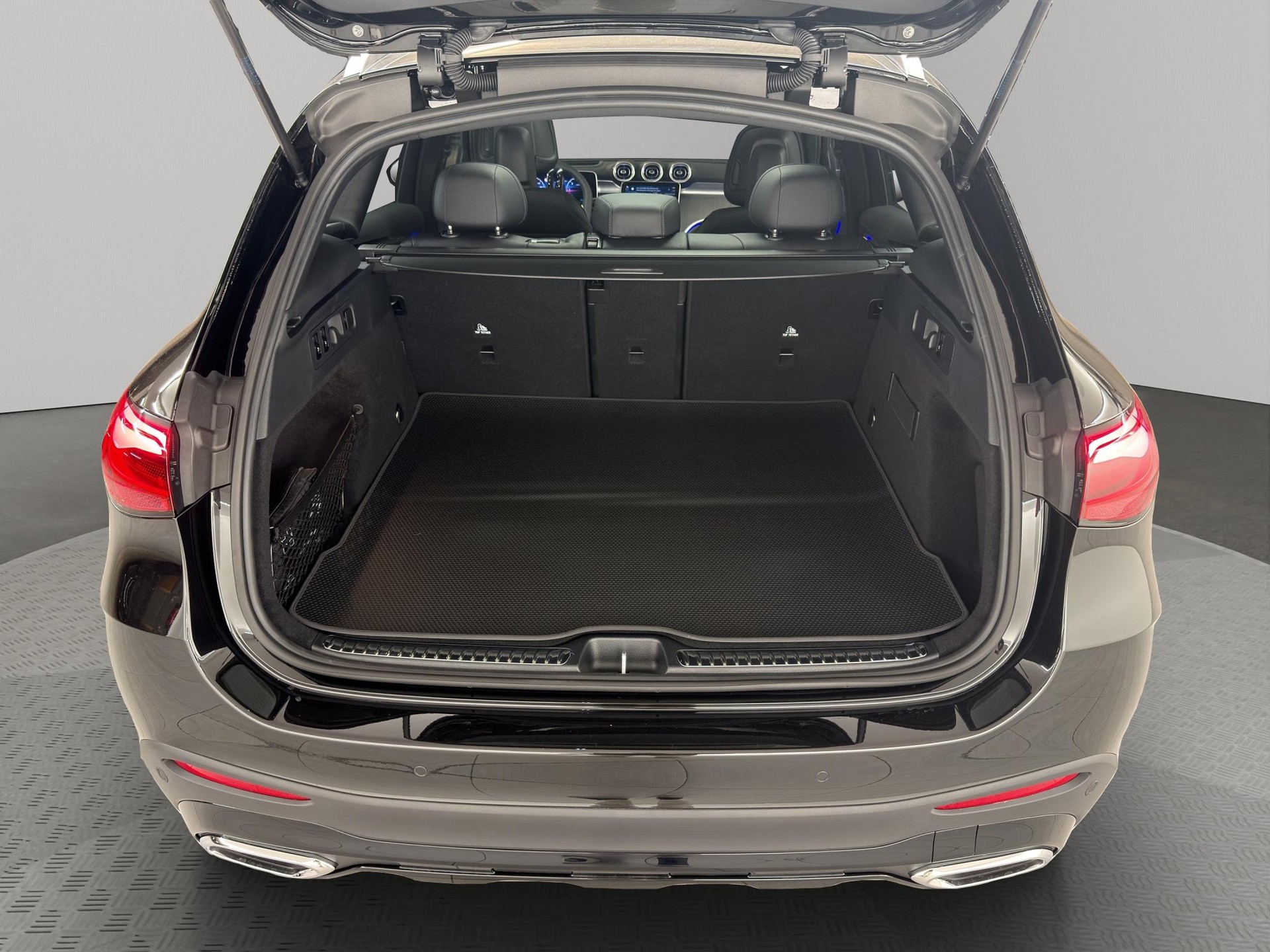 MERCEDES-BENZ GLC 300 d AMG Line 4matic-image-4