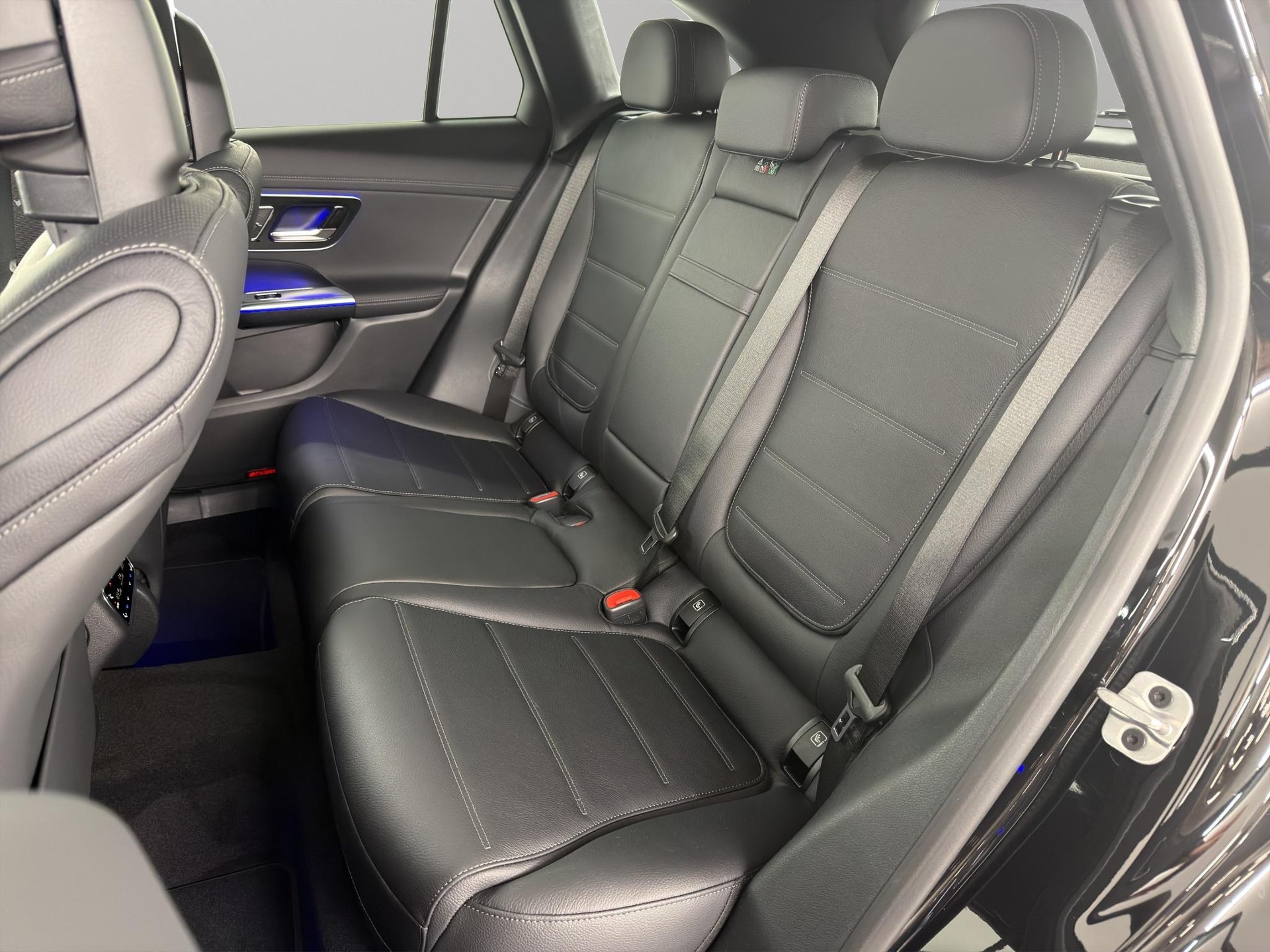 MERCEDES-BENZ GLC 300 d AMG Line 4matic-image-7