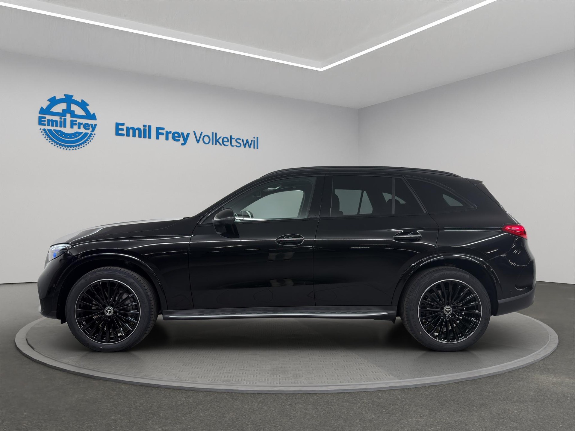 MERCEDES-BENZ GLC 300 d AMG Line 4matic-image-1
