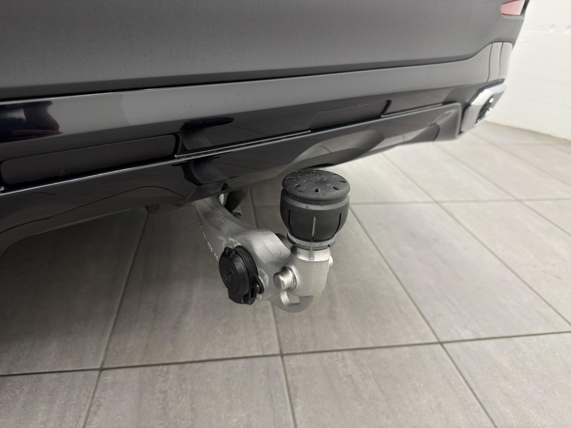 MERCEDES-BENZ GLC 300 d AMG Line 4matic-image-12