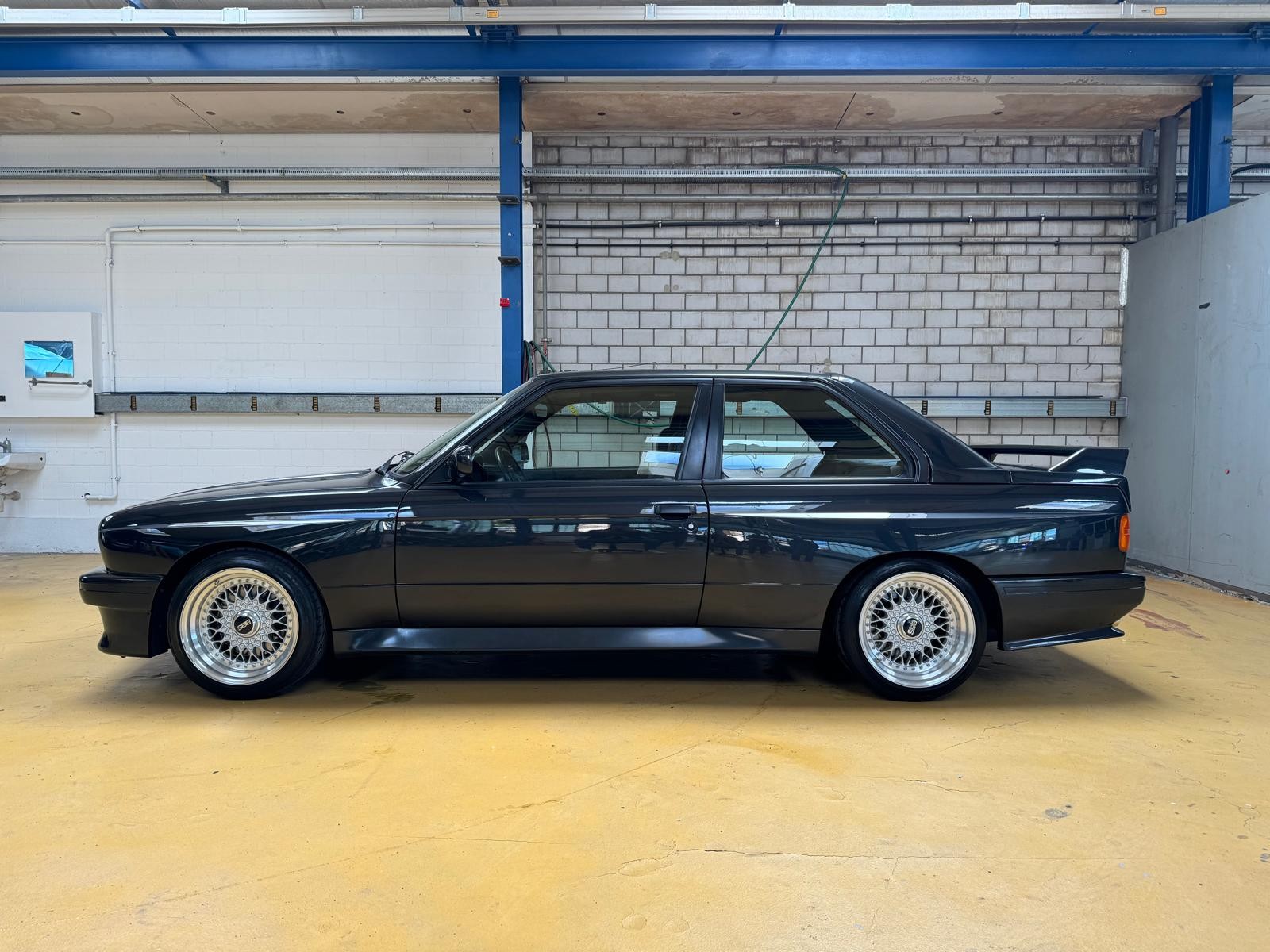 BMW M3-image-4