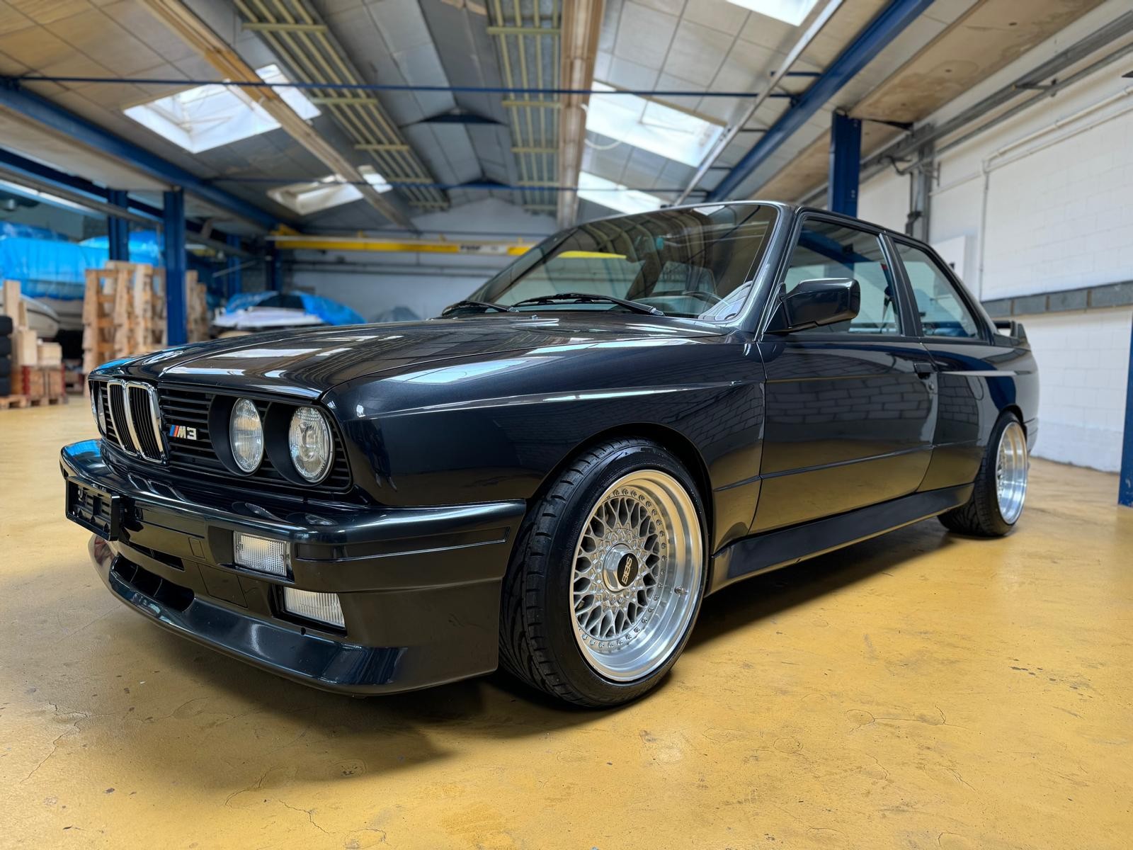 BMW M3-image-5