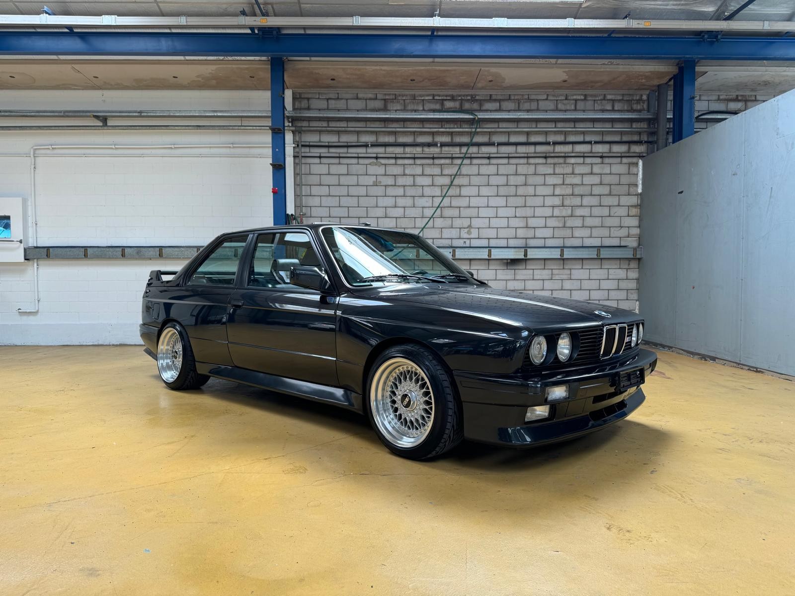 BMW M3-image-1