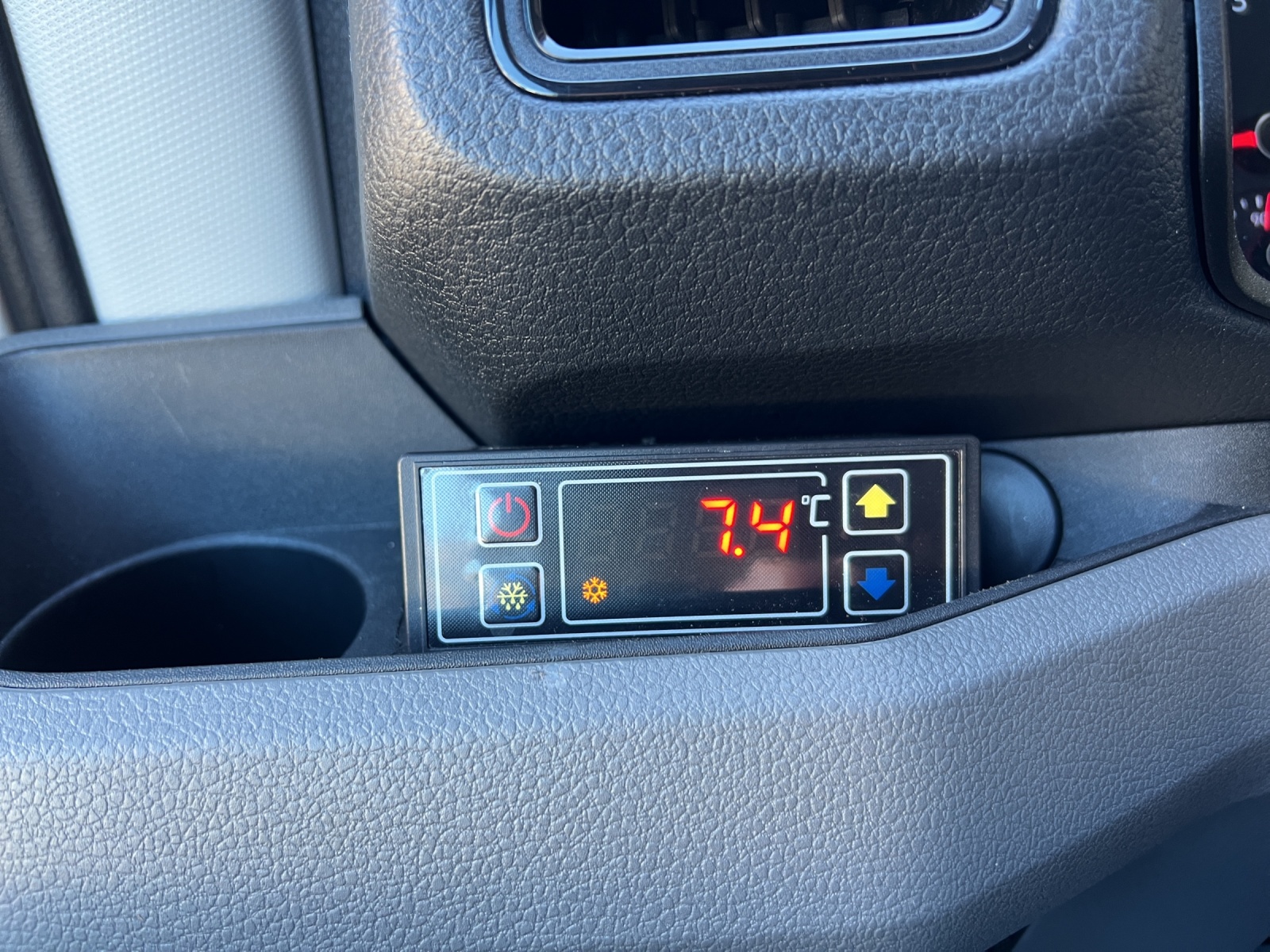 VW Crafter 35 2.0 TDI L4 A-image-14