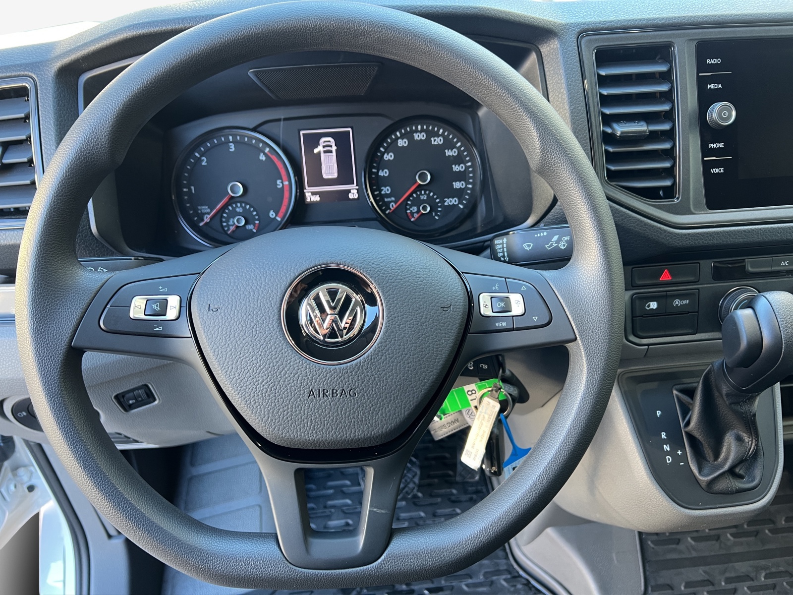 VW Crafter 35 2.0 TDI L4 A-image-9