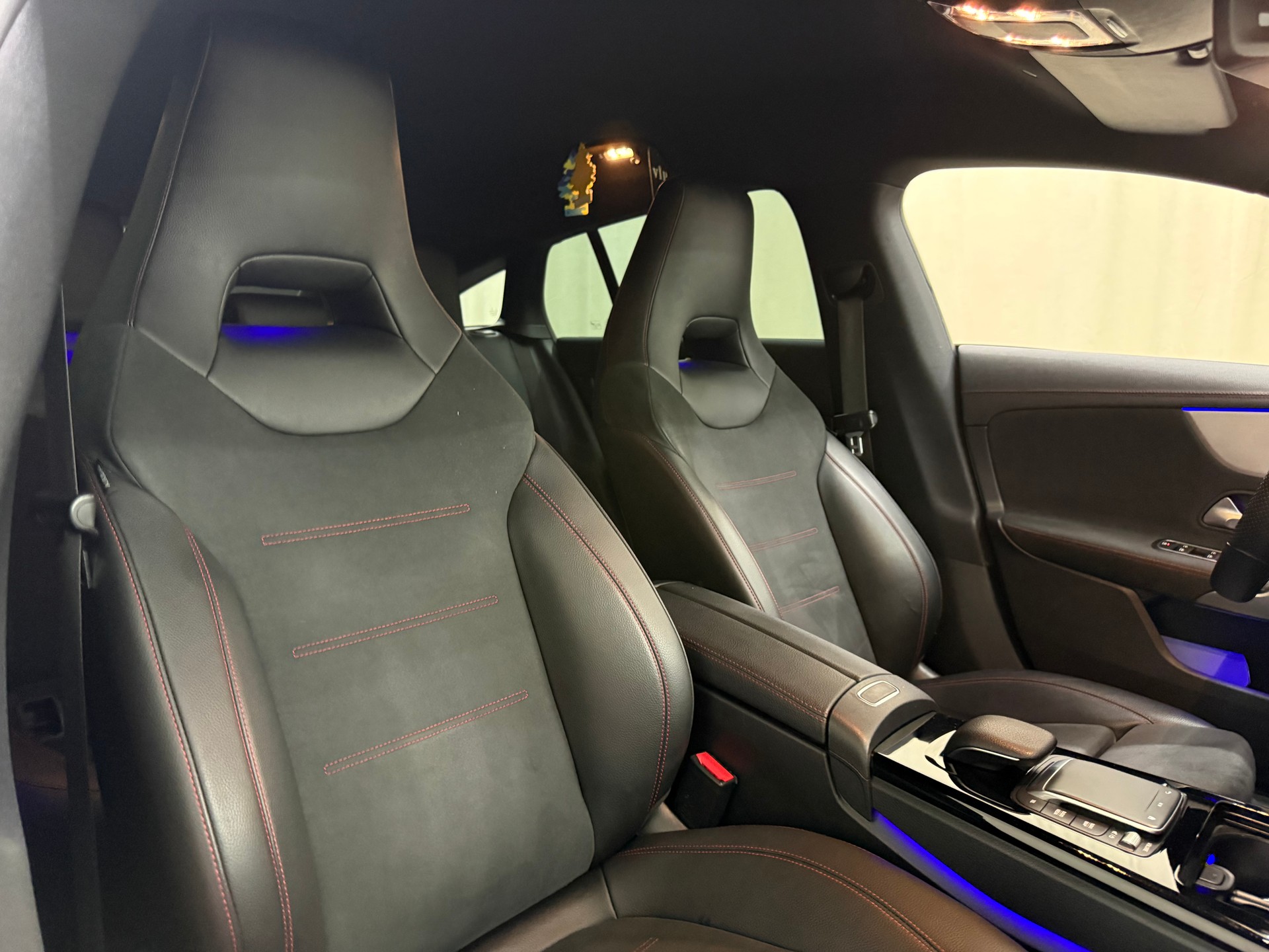 MERCEDES-BENZ CLA Shooting Brake 200 AMG Line 7G-DCT-image-9