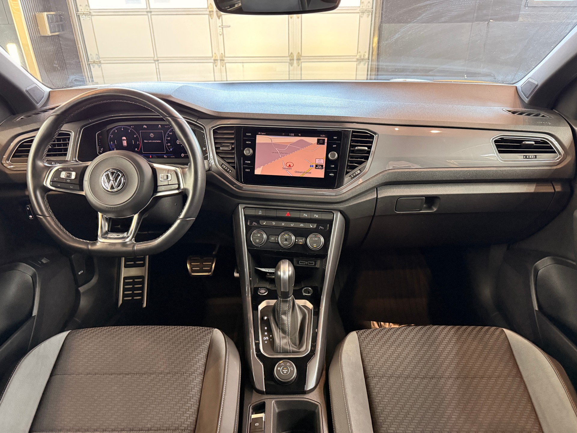VW T-Roc 2.0 TSI Advance DSG 4Motion-image-12