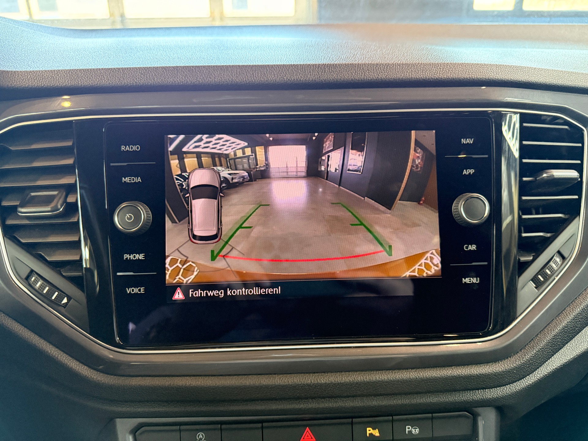 VW T-Roc 2.0 TSI Advance DSG 4Motion-image-19