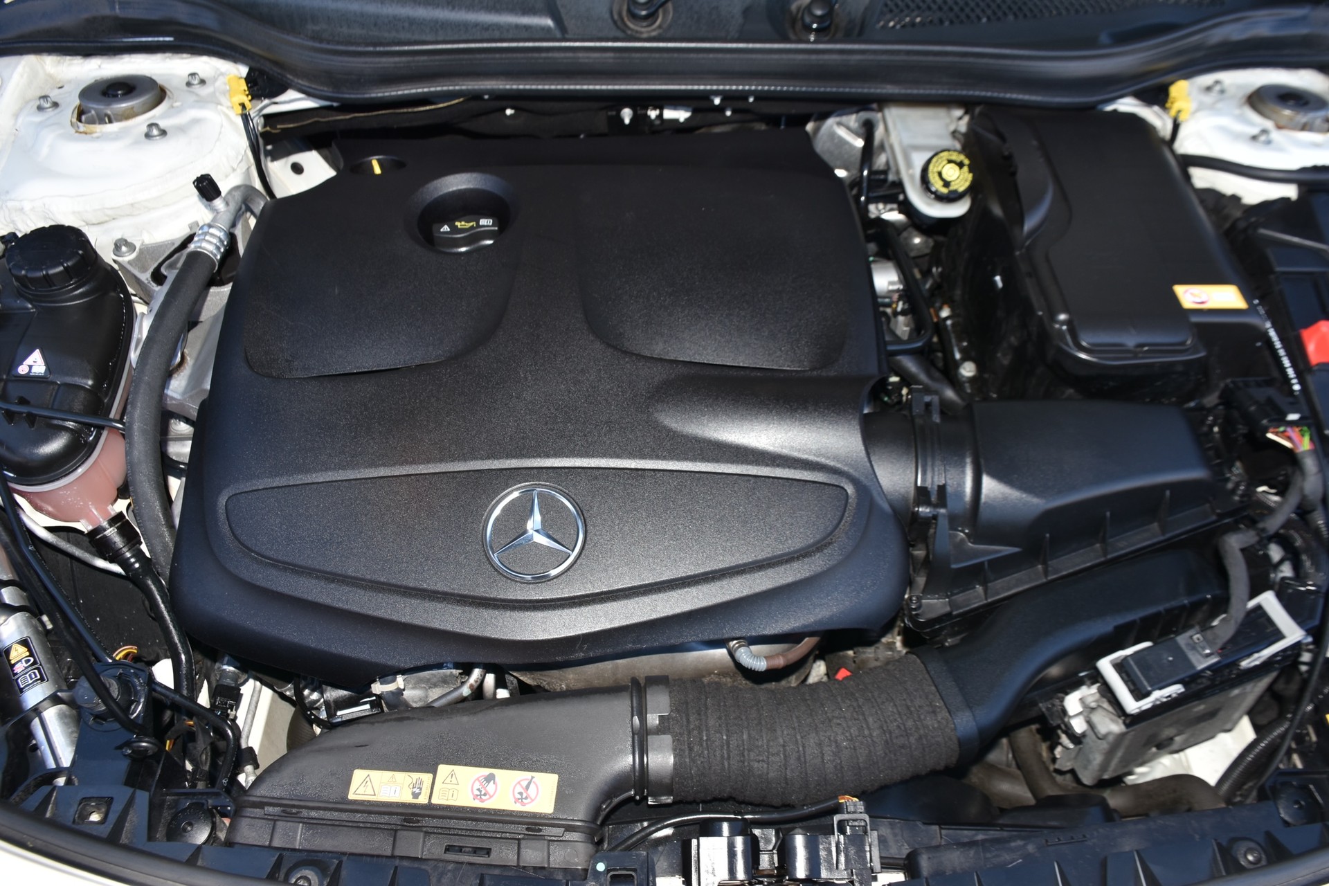 MERCEDES-BENZ CLA Shooting Brake 250 AMG Line 7G-DCT 4Matic-image-12