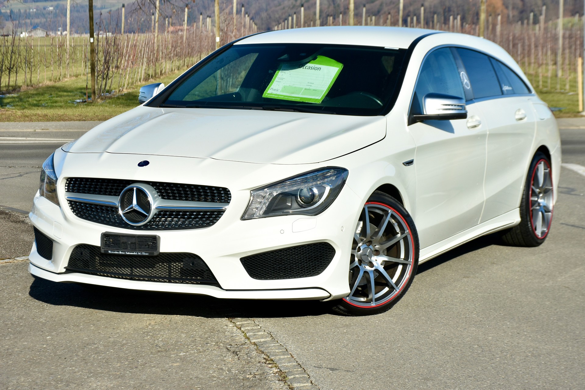MERCEDES-BENZ CLA Shooting Brake 250 AMG Line 7G-DCT 4Matic-showroom-element-1