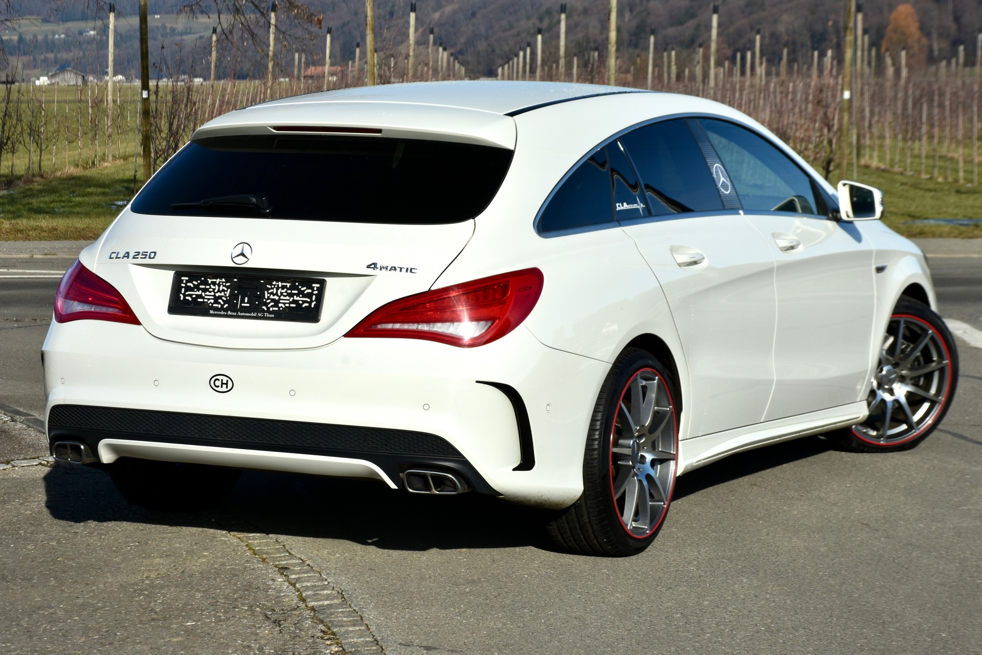 MERCEDES-BENZ CLA Shooting Brake 250 AMG Line 7G-DCT 4Matic-showroom-element-3