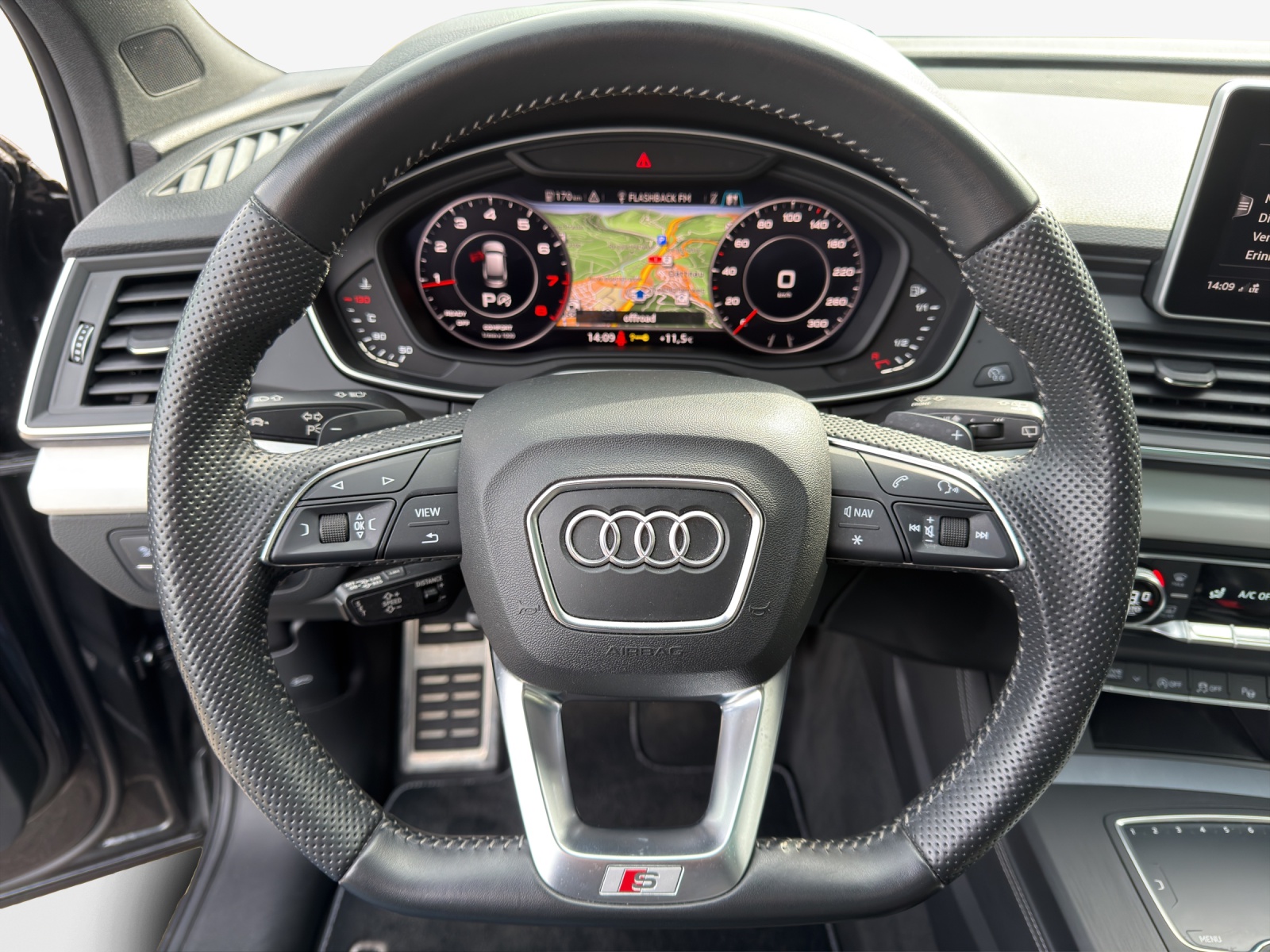 AUDI Q5 45 TFSI sport quattro S-tronic-image-9