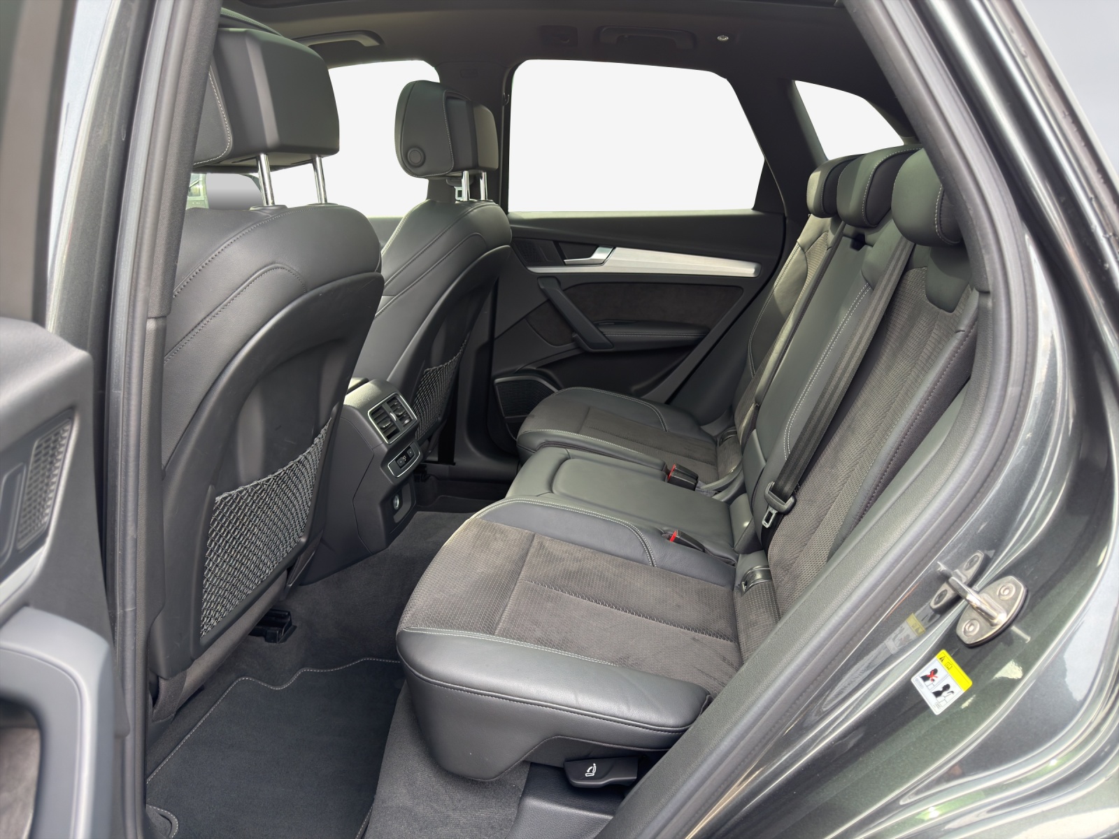 AUDI Q5 45 TFSI sport quattro S-tronic-image-11