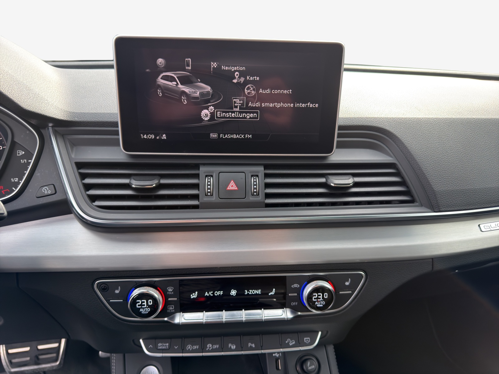 AUDI Q5 45 TFSI sport quattro S-tronic-image-10
