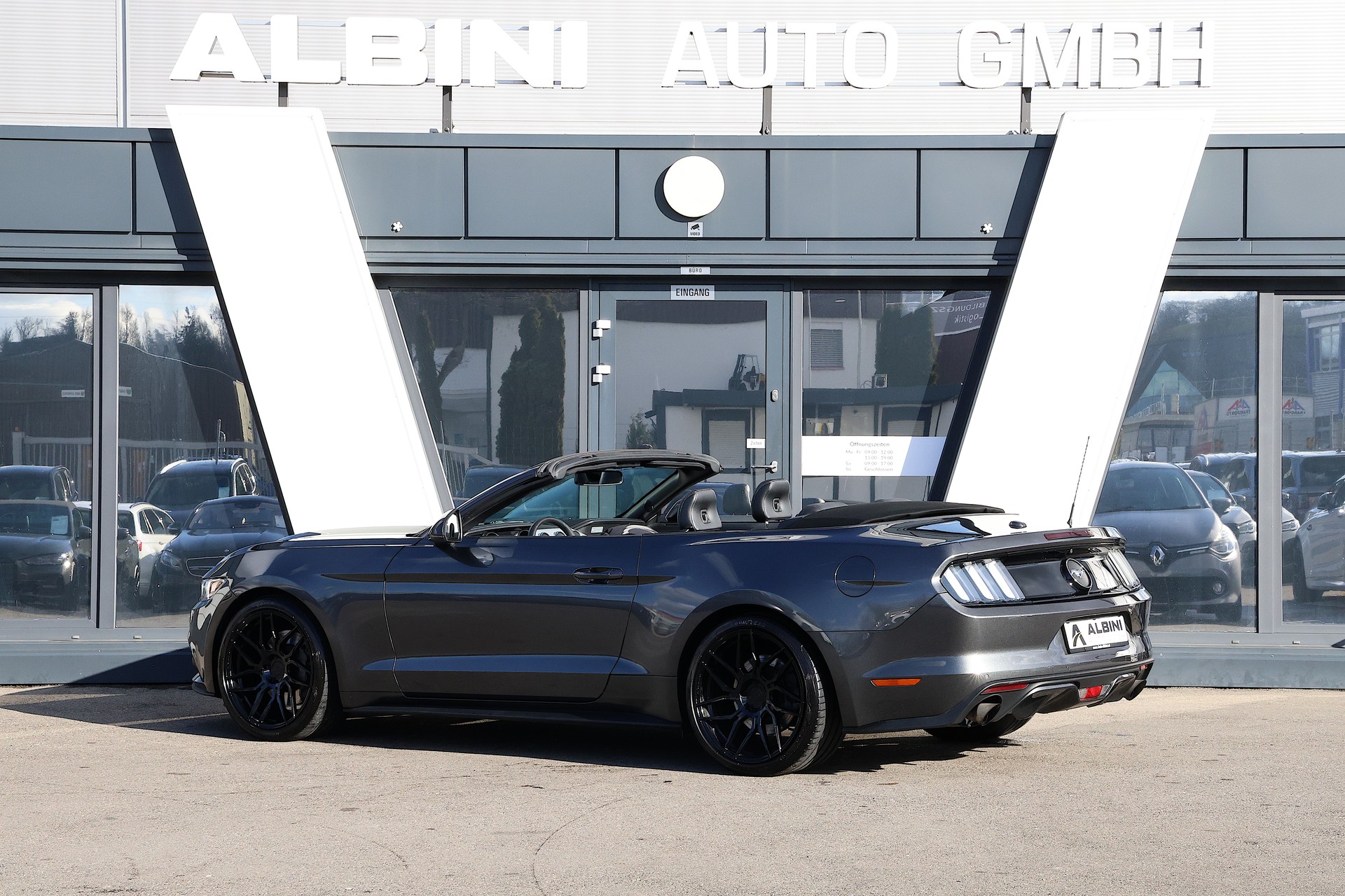 FORD MUSTANG Convertible-image-4