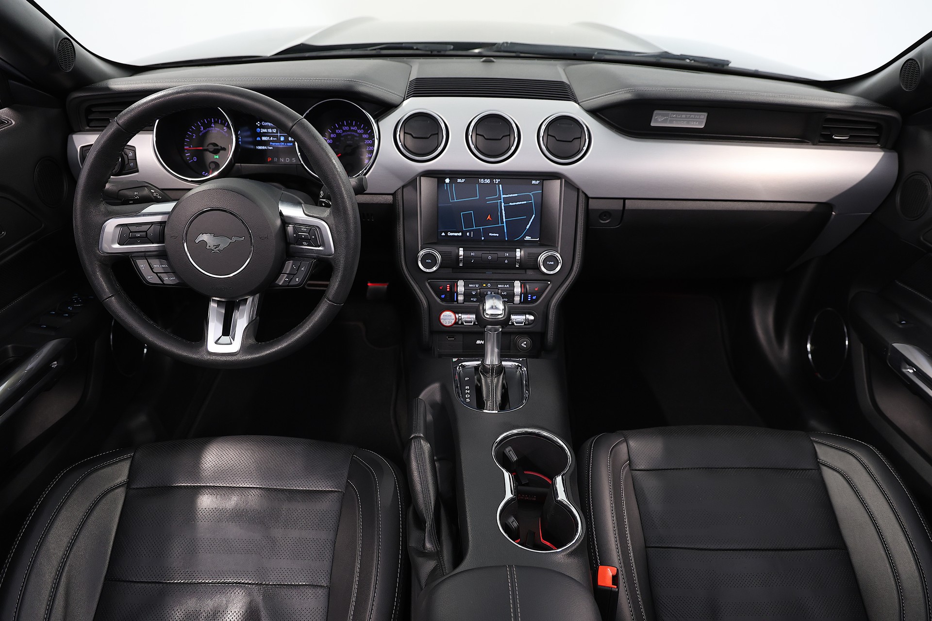 FORD MUSTANG Convertible-image-10