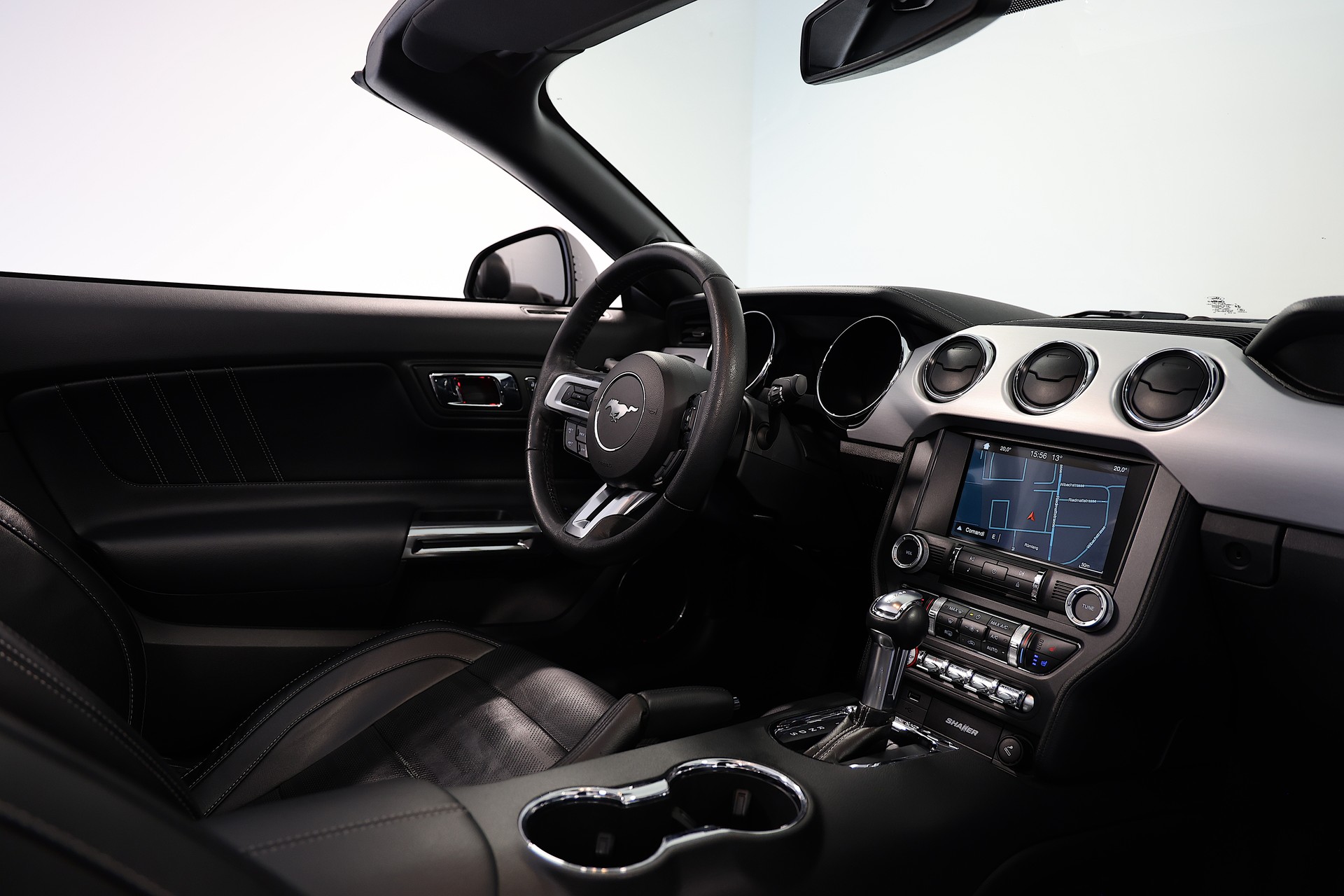 FORD MUSTANG Convertible-image-13