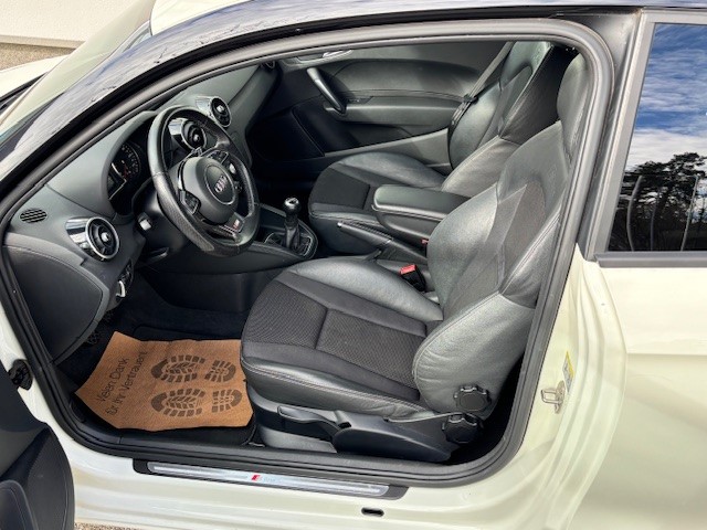AUDI A1 2.0 TDI Ambition-image-5