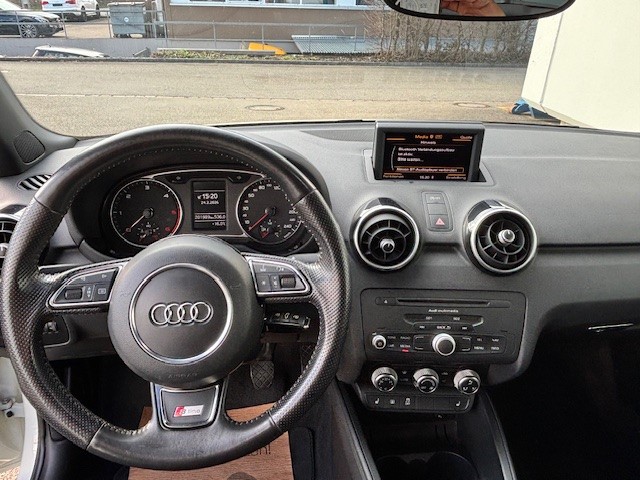 AUDI A1 2.0 TDI Ambition-image-7