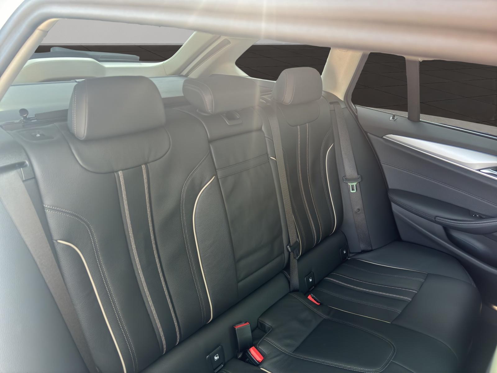 BMW 530e xDrive Touring-image-16