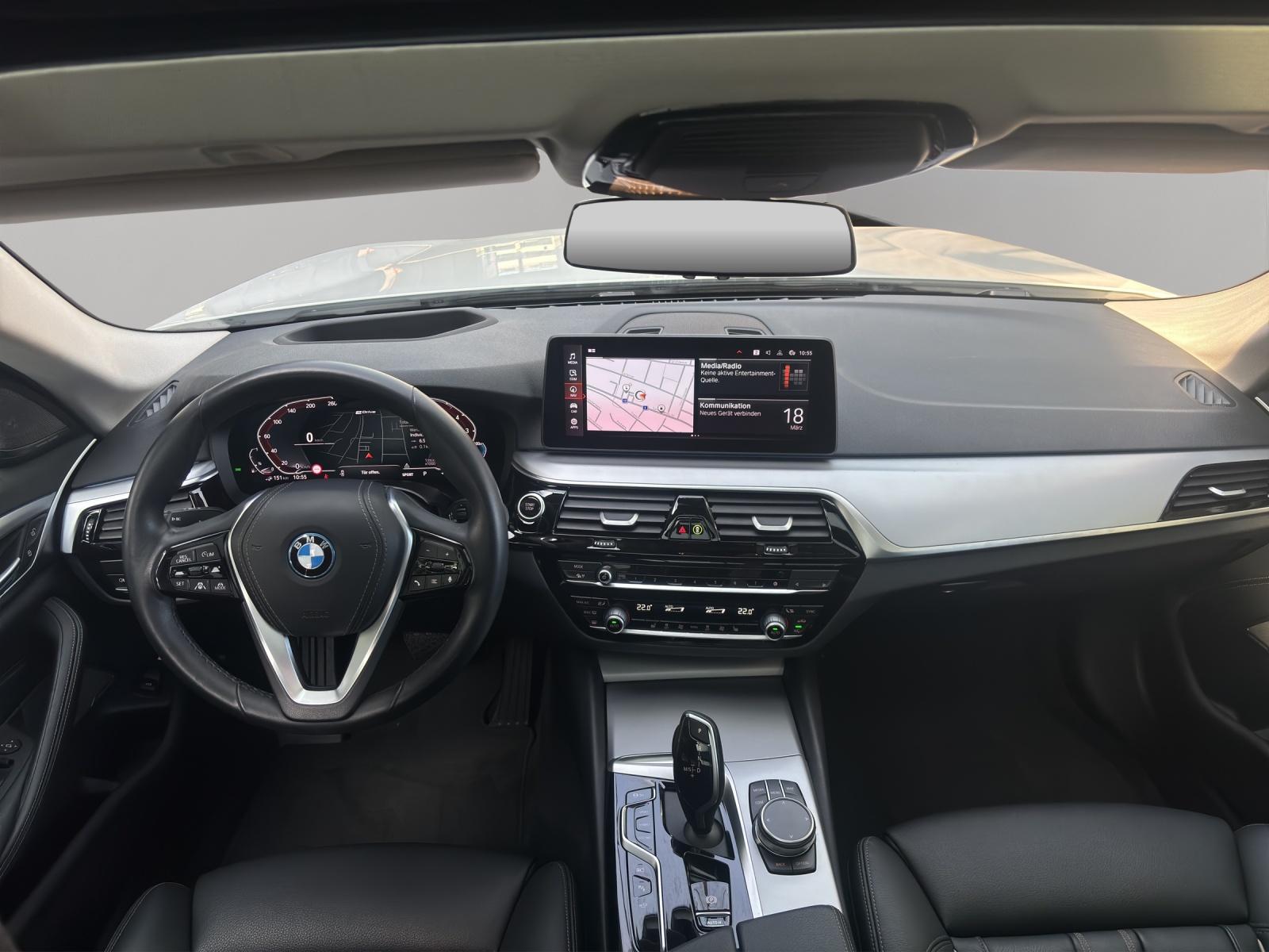 BMW 530e xDrive Touring-image-6