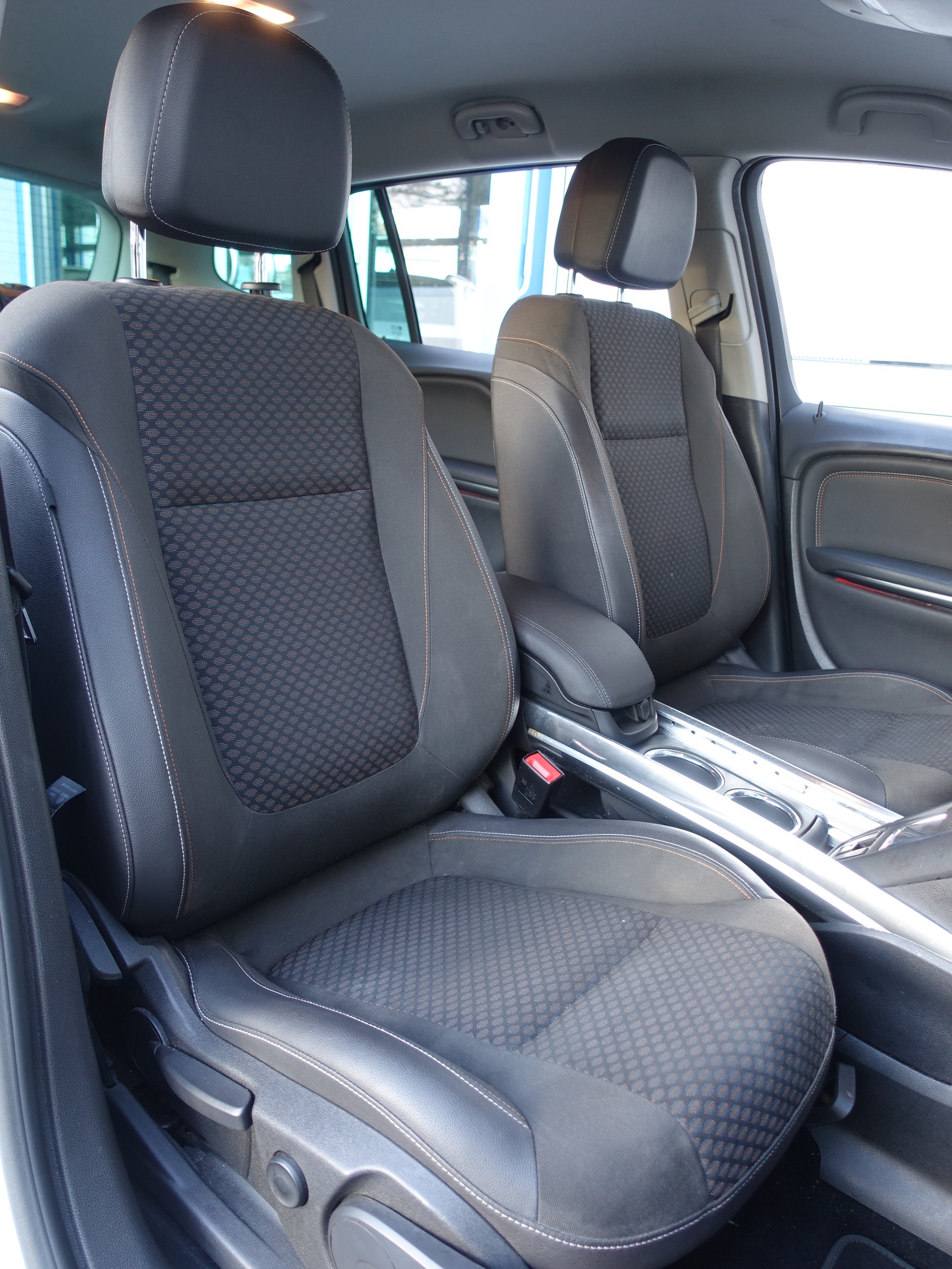 OPEL Zafira Tourer 2.0 CDTi Sport Automatic-image-9
