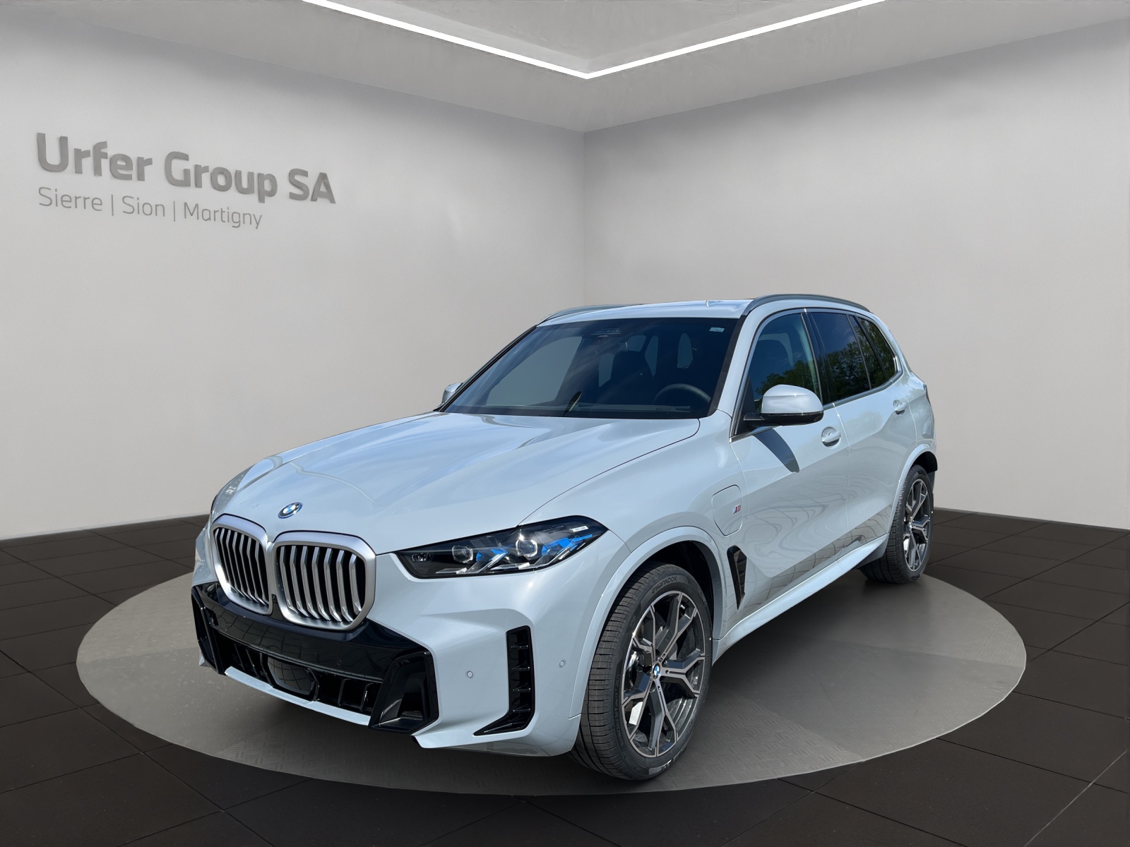 BMW X5 xDrive 50e M Sport Steptronic-image-0