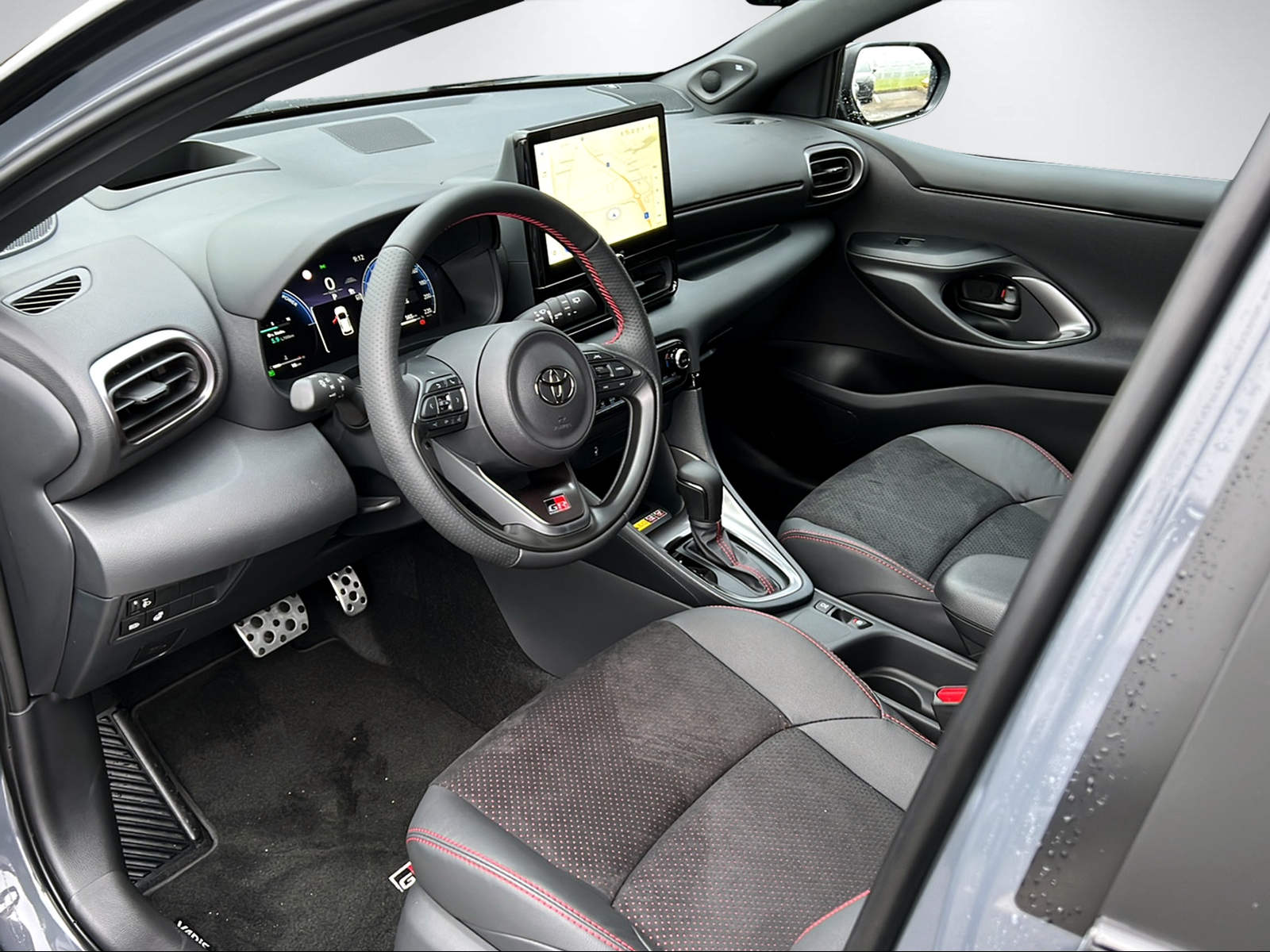TOYOTA Yaris 1.5 VVT-i HSD GR Sport-image-13
