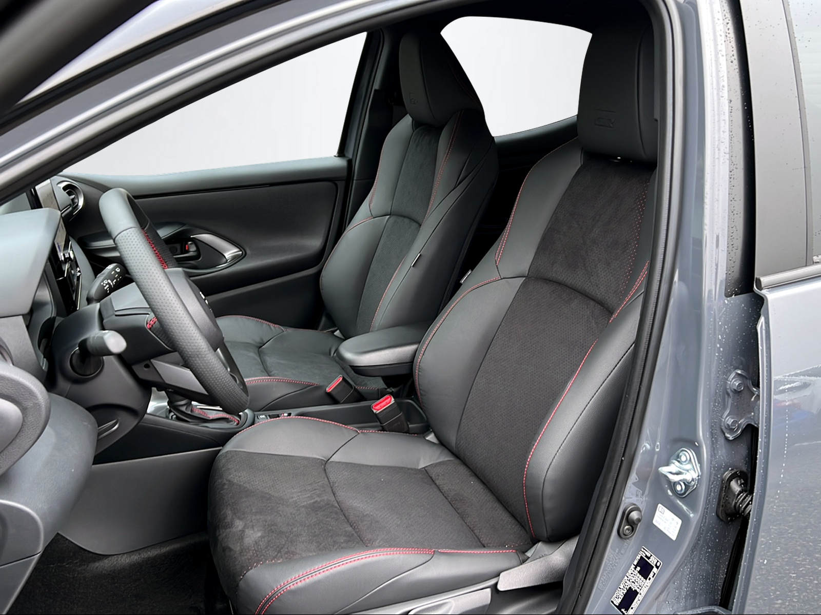 TOYOTA Yaris 1.5 VVT-i HSD GR Sport-image-14
