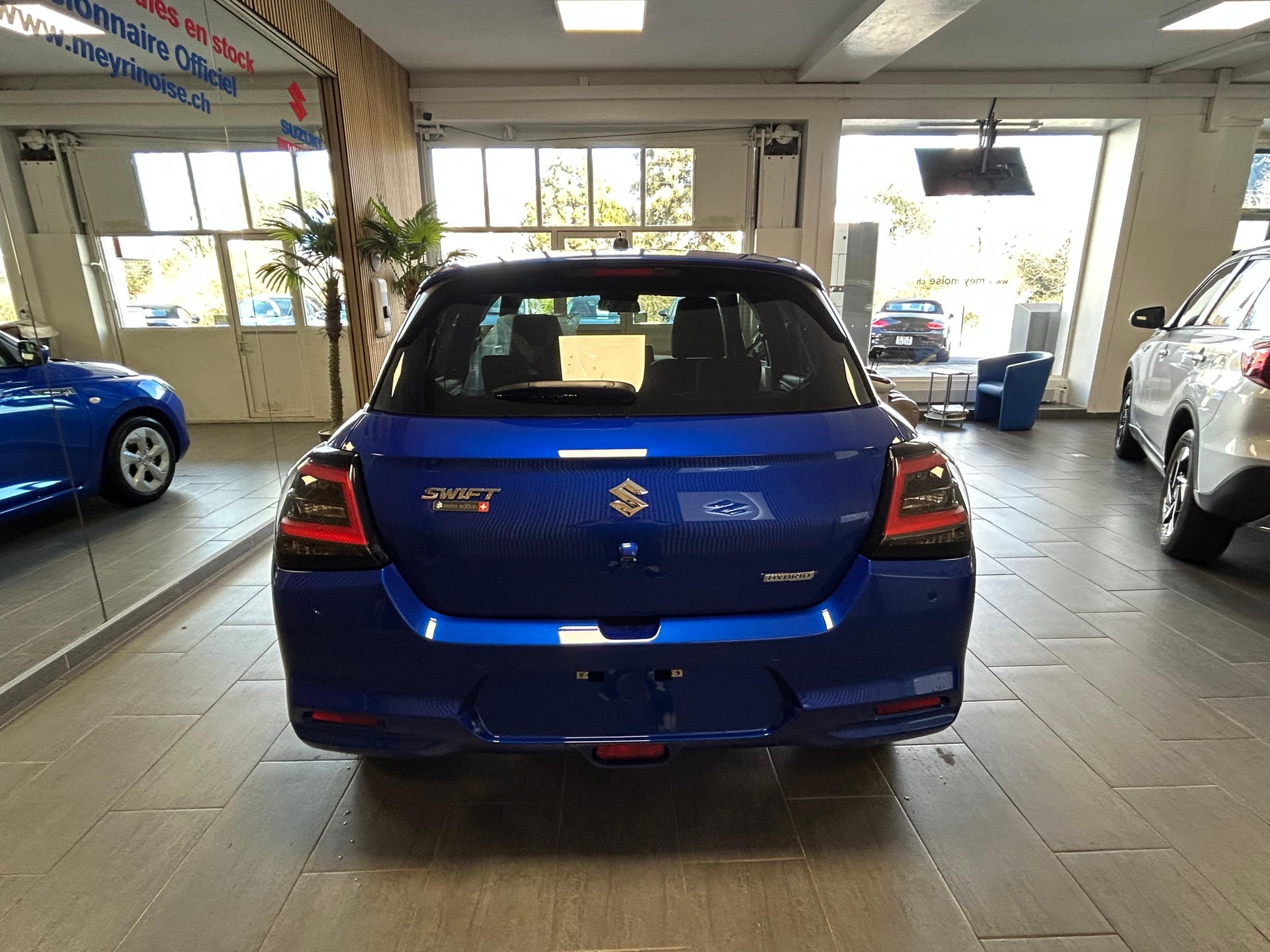 SUZUKI Swift 1.2 Sakura Hybrid-image-5