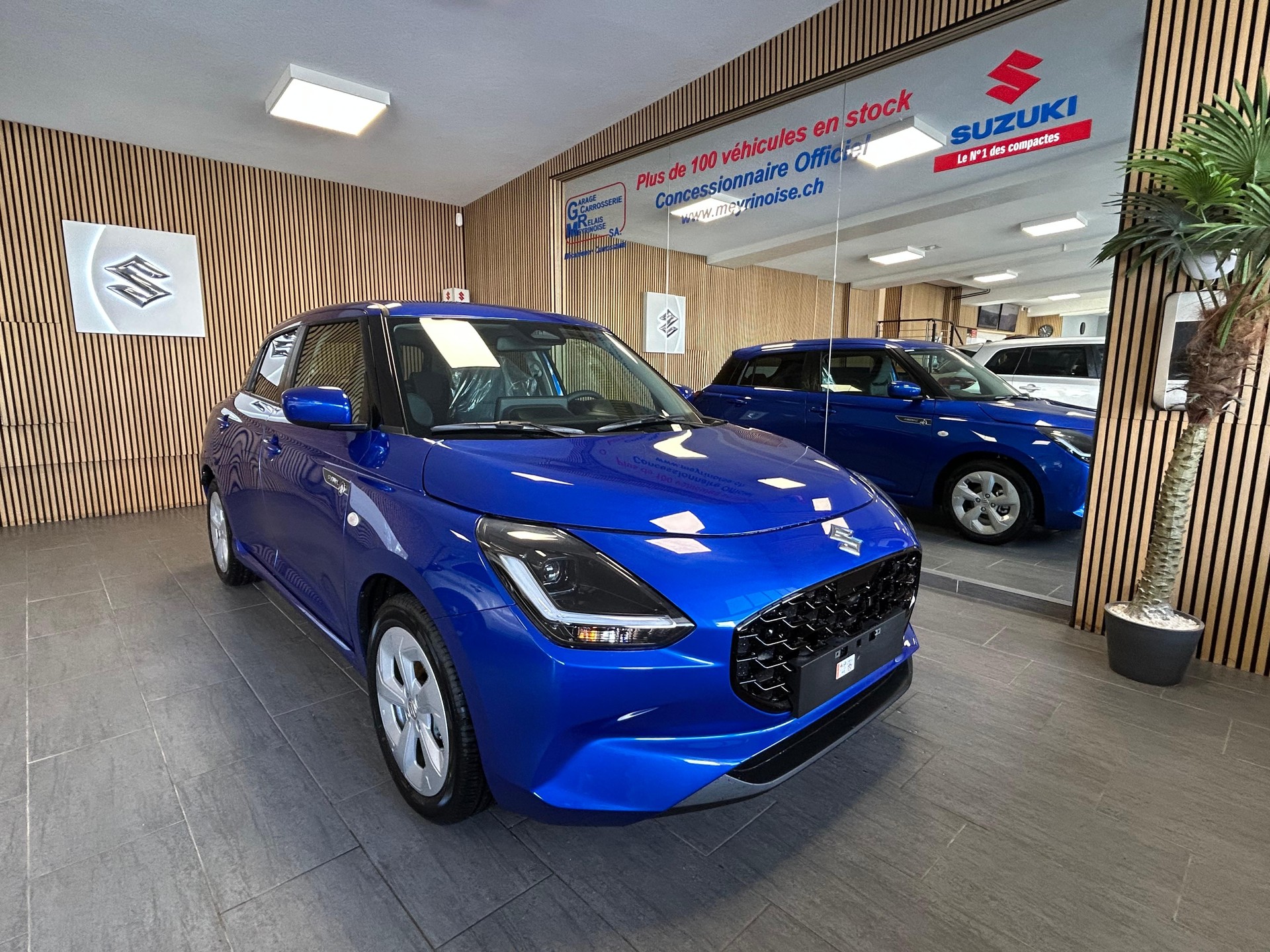 SUZUKI Swift 1.2 Sakura Hybrid-image-1