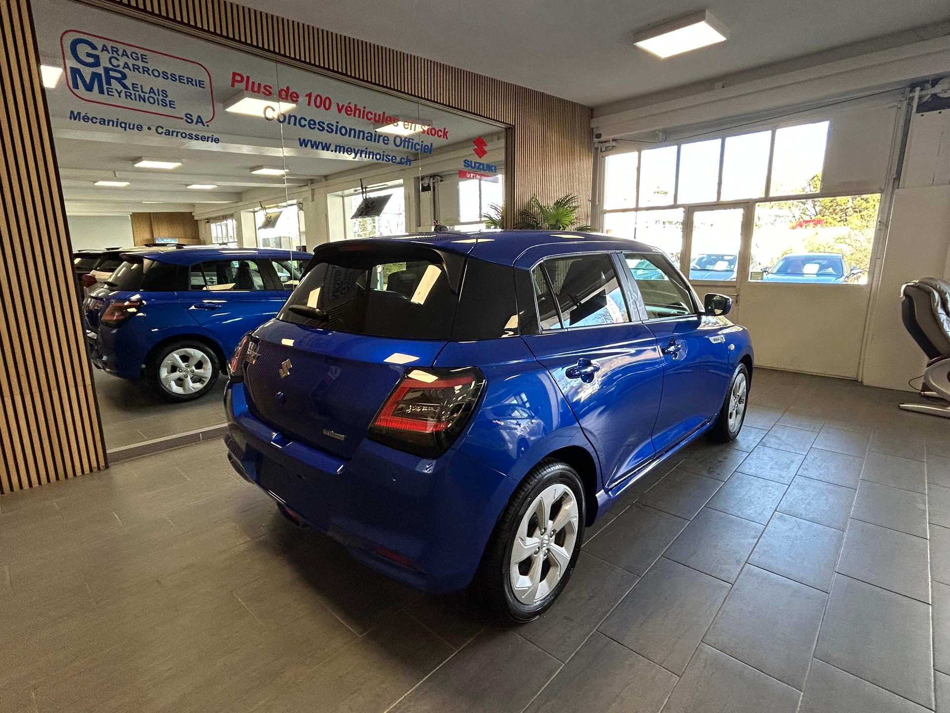 SUZUKI Swift 1.2 Sakura Hybrid-image-6