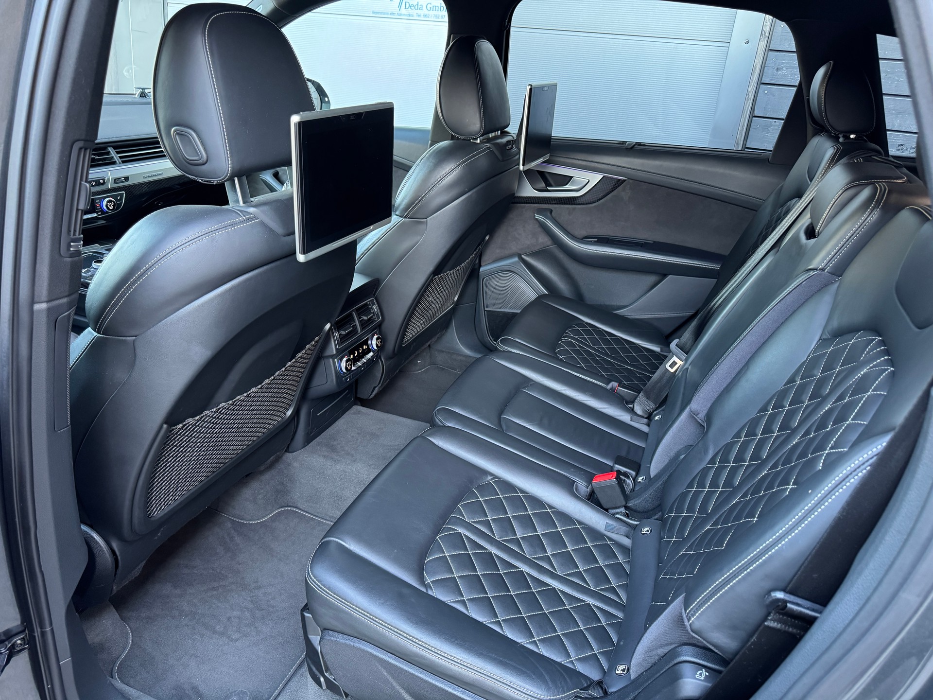 AUDI SQ7 4.0 TDI quattro tiptronic-image-11
