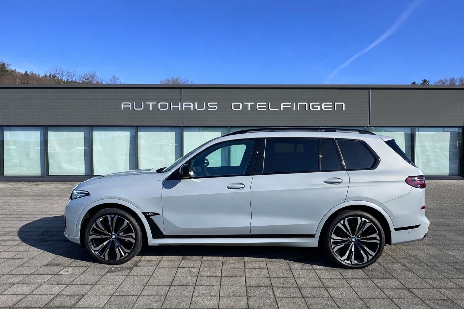 BMW X7 M60i-image-0