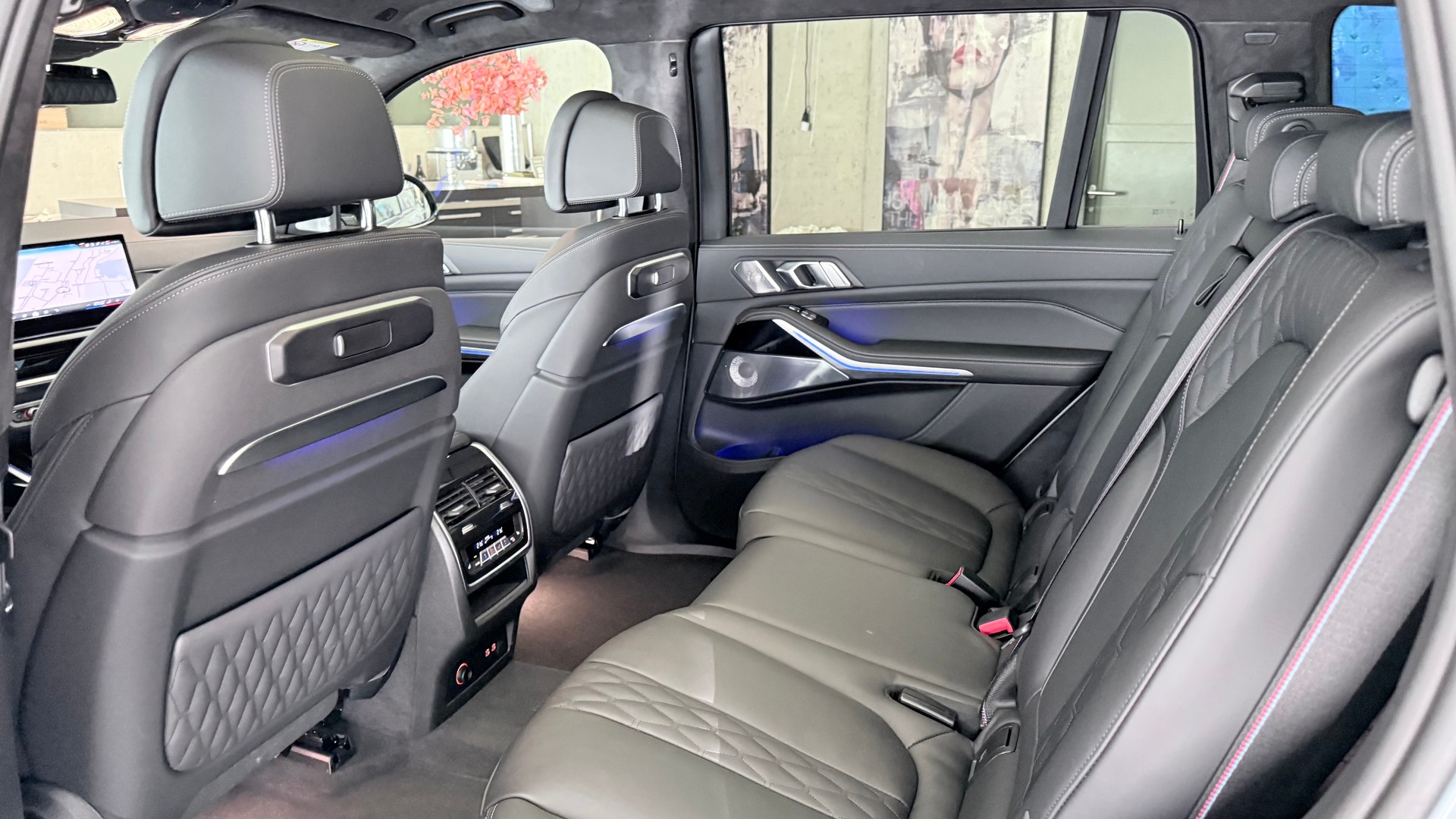 BMW X7 M60i-image-8