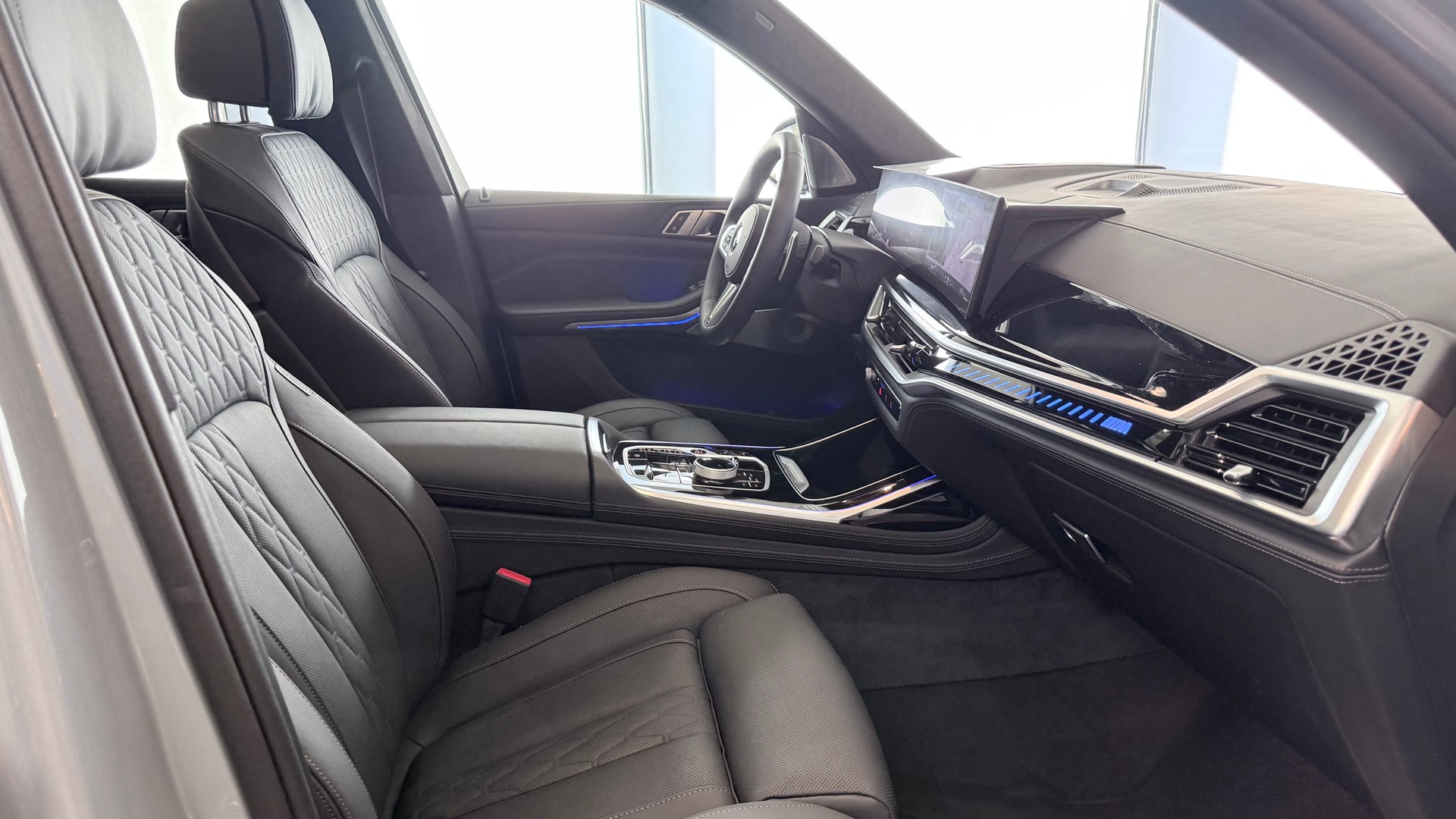BMW X7 M60i-image-26