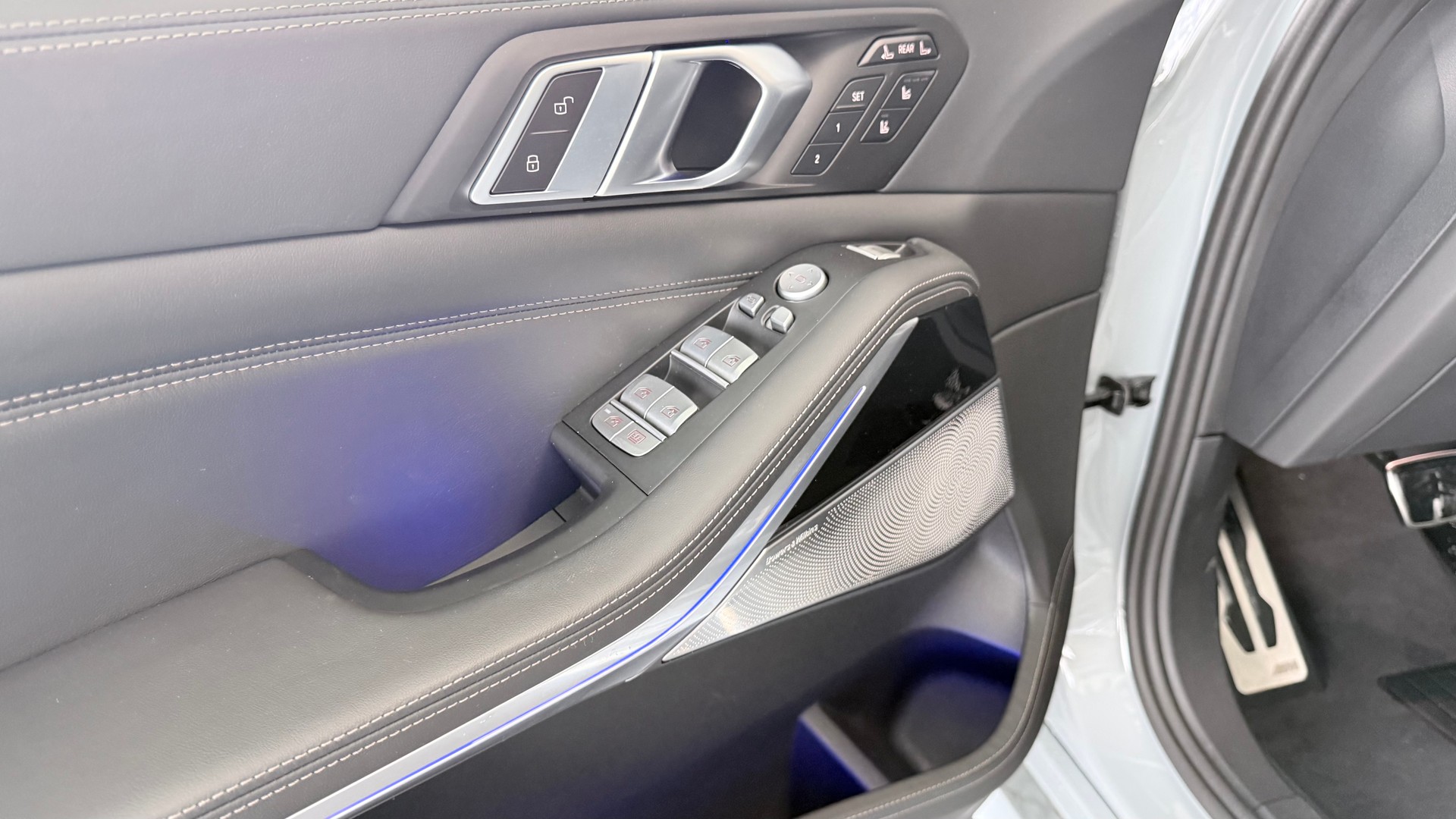 BMW X7 M60i-image-11